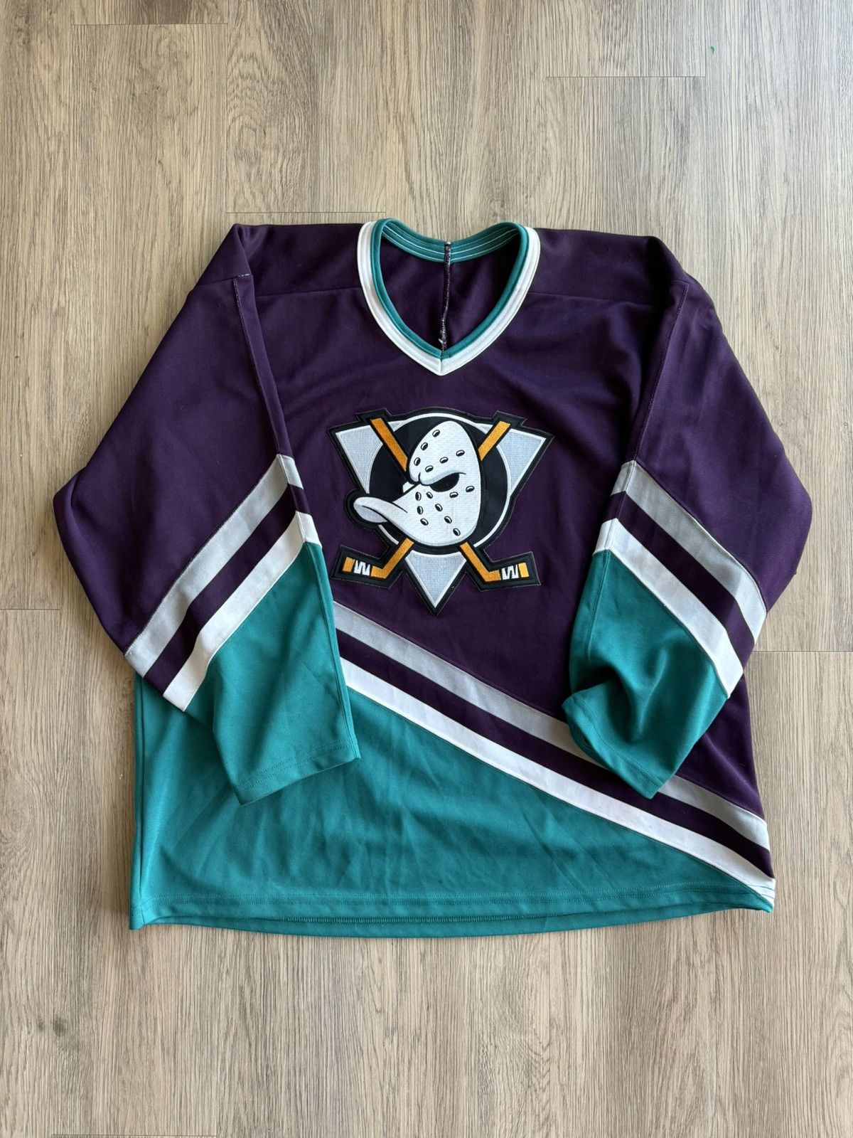 RARE Vintage 90s Starter NHL Anaheim MIGHTY DUCKS Jersey - Sz. Y - L/XL