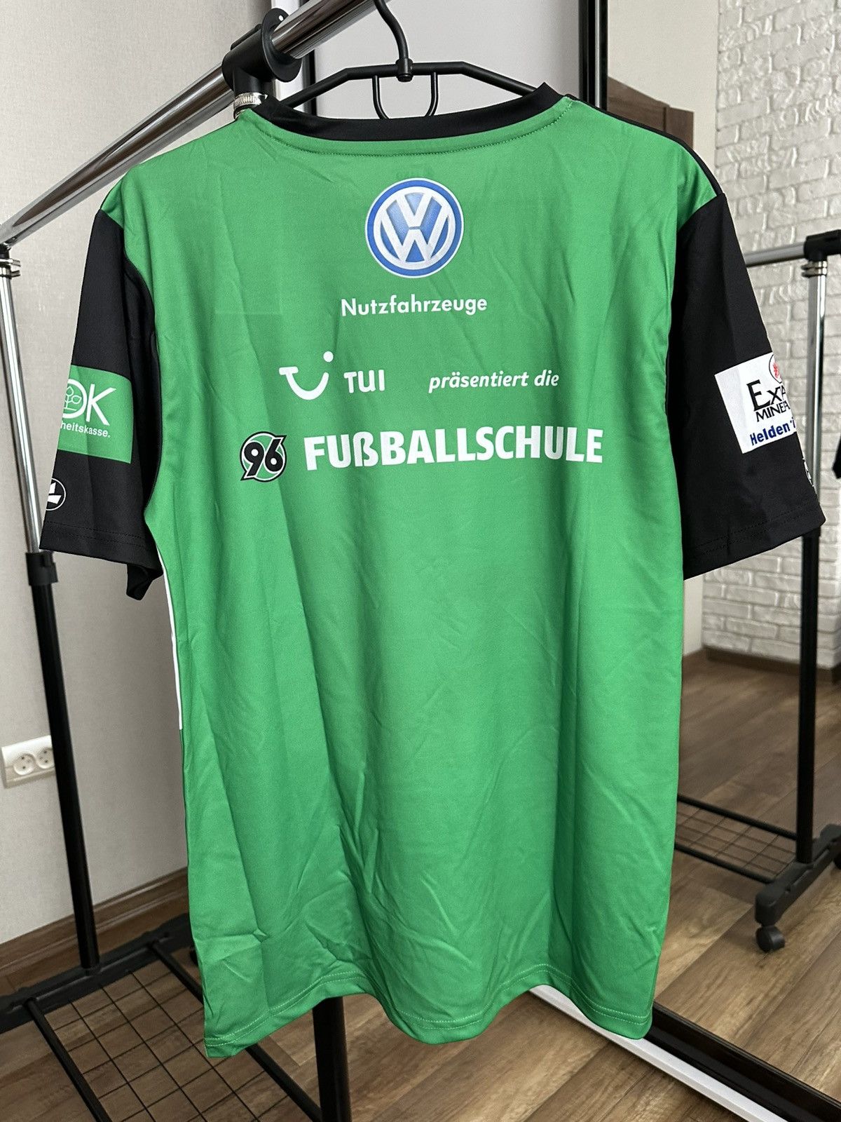 Other 2013/2014 Hannover 96 Jako Soccer Jersey T-Shirt Size US S / EU 44-46 / 1 - 6 Thumbnail