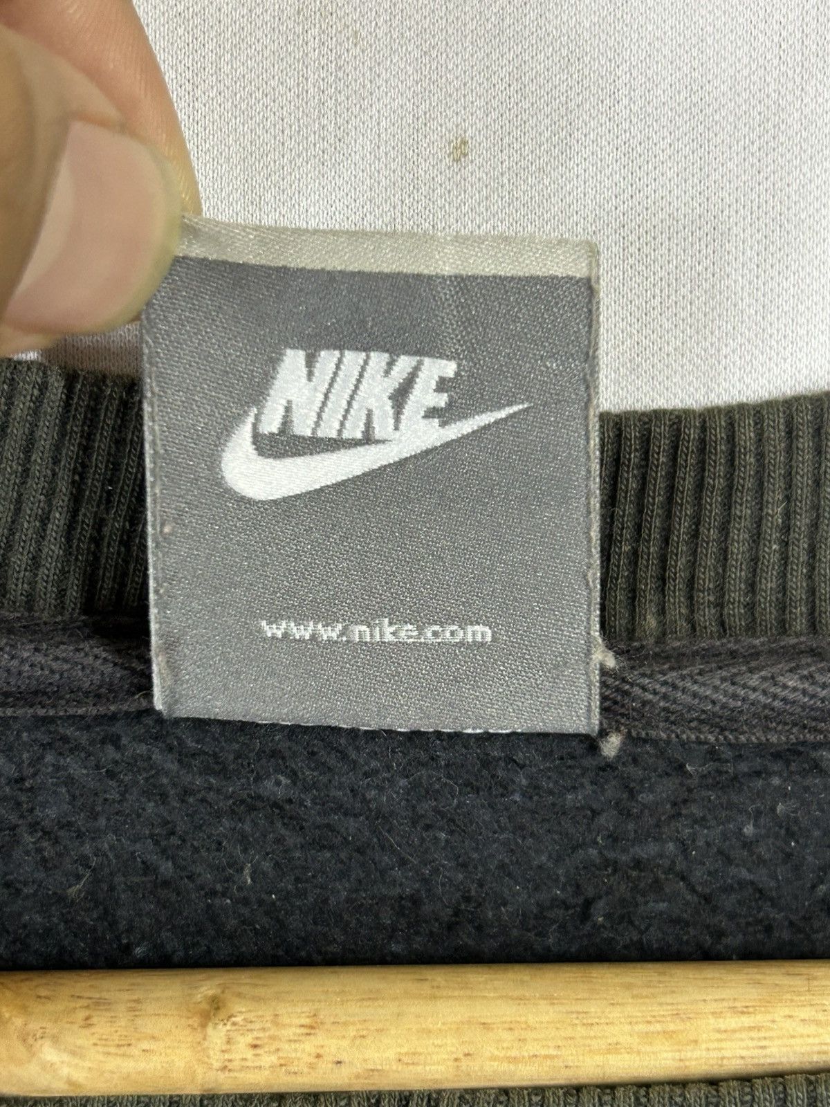 Nike × Vintage Vintage Thrashed Sunfaded Nike Spellout Size US M / EU 48-50 / 2 - 6 Thumbnail