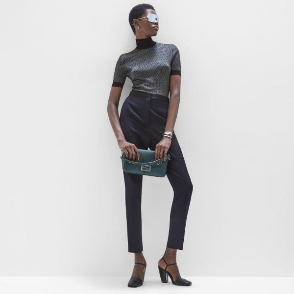 Fendi o1loc1c0824 Jumper in Black Size M / US 6-8 / IT 42-44 - 4 Thumbnail