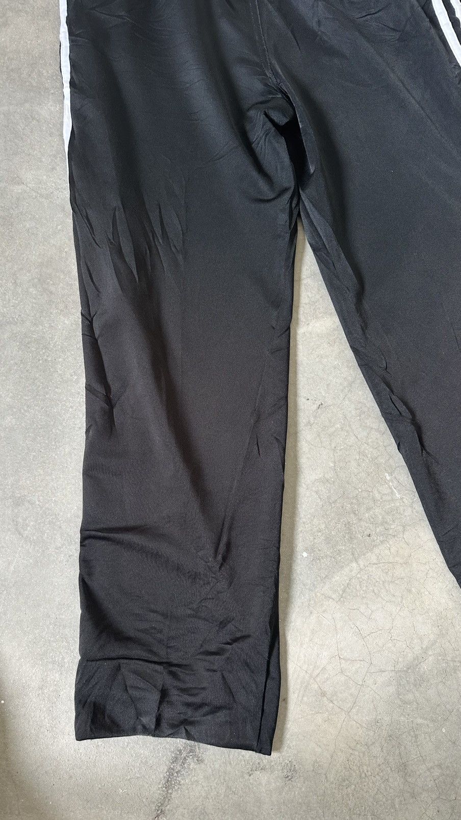Adidas VINTAGE ADIDAS TRACK PANT Size US 38 / EU 54 - 10 Thumbnail