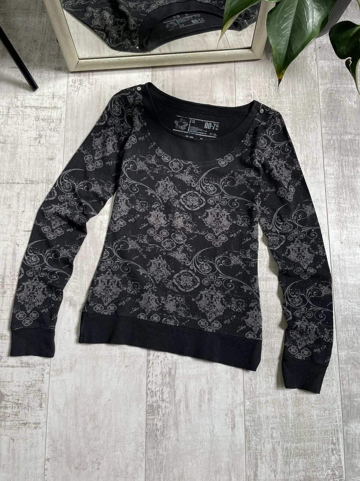 Oakley Vintage Y2K Oakley 00’s Long Sleeve Shirt Black RARE Size XS / US 0-2 / IT 36-38 - 1 Thumbnail