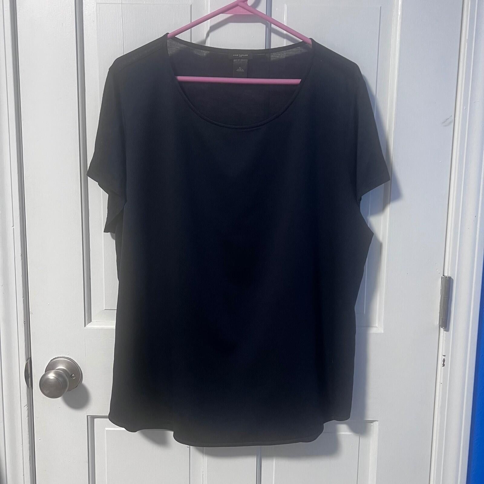 Ann Taylor Ann Taylor Womens Black Short Sleeve Round Neck Top Small Size S / US 4 / IT 40 - 2 Thumbnail