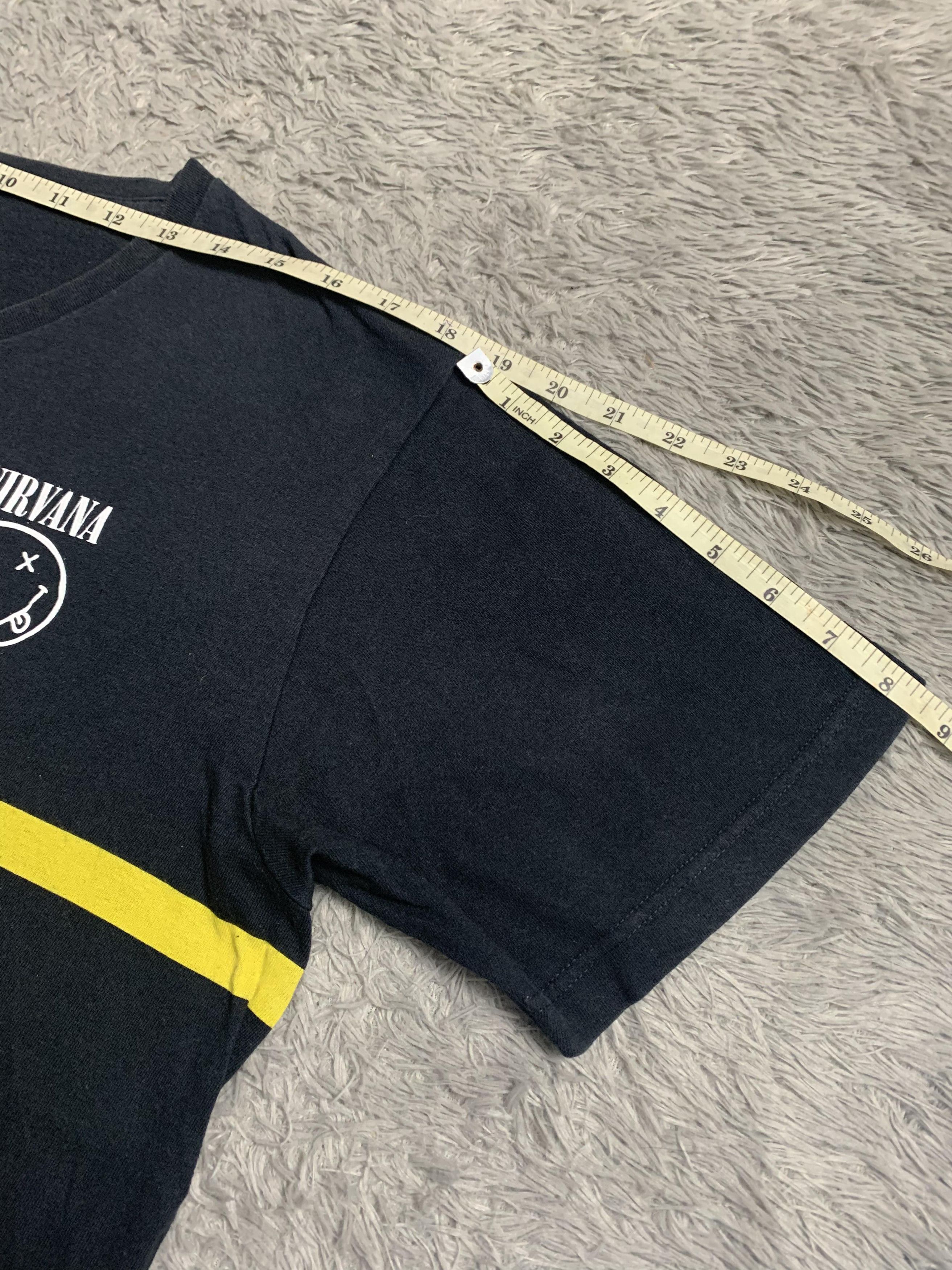 Vintage Nirvana Smiley Logo t-shirt Uniqlo Size US L / EU 52-54 / 3 - 7 Thumbnail