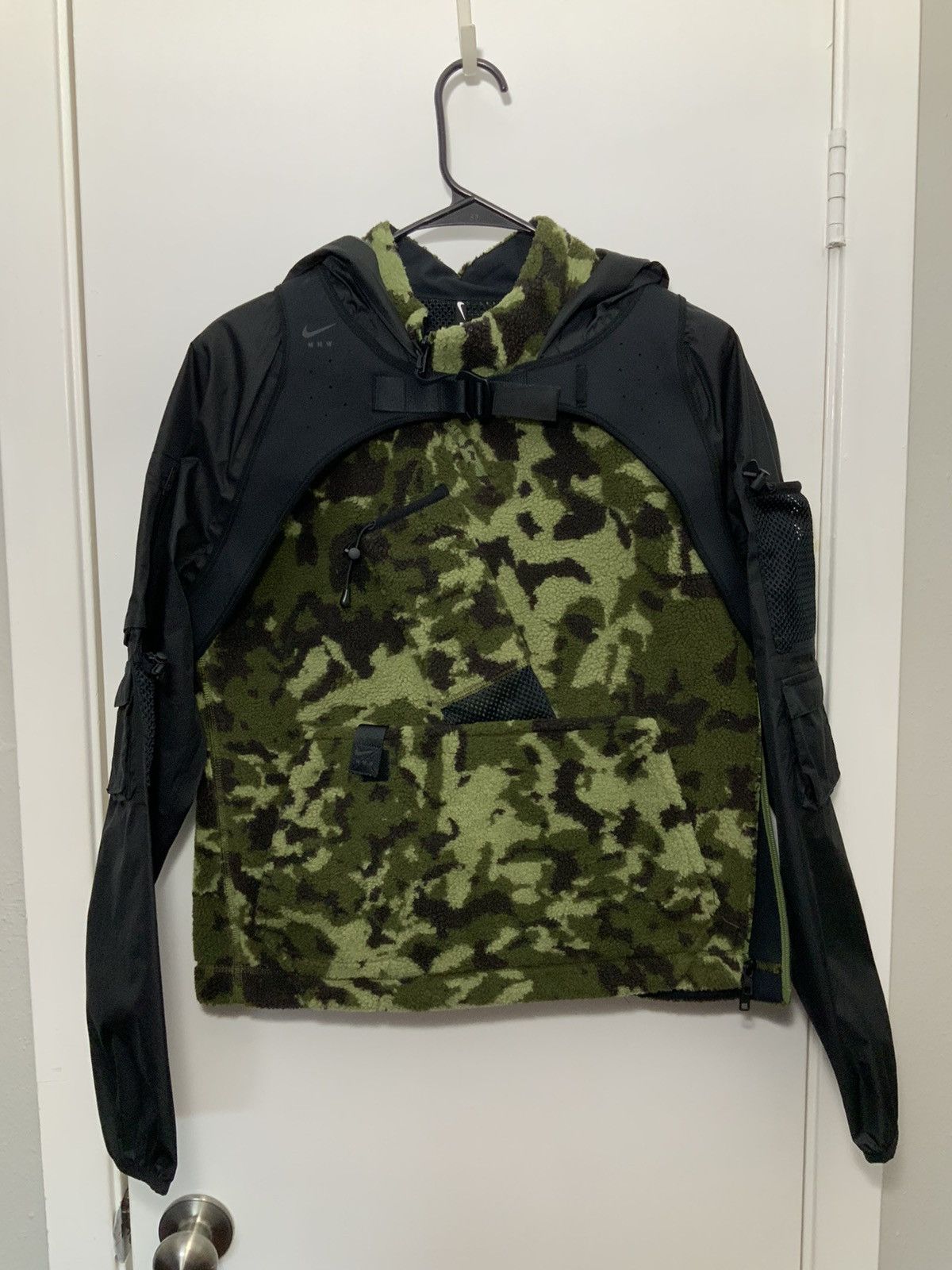 image of 1017 Alyx 9Sm x Nike Alyx Vest With Waterproof Layer in Black, Men's (Size Small)