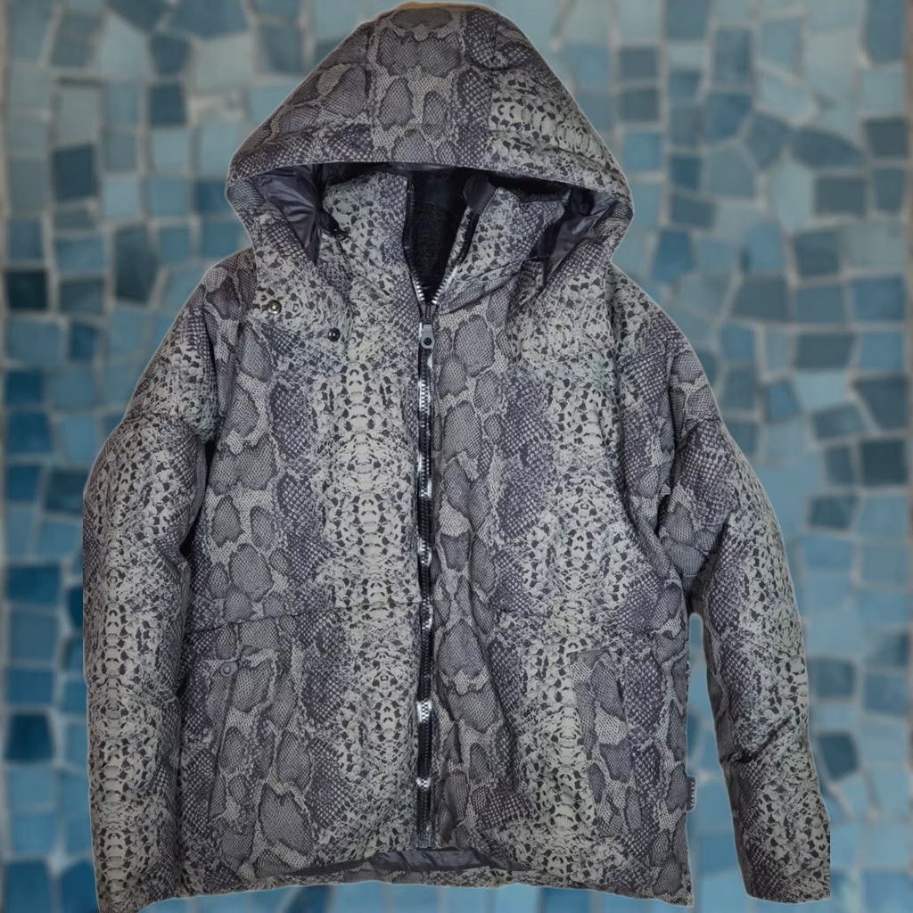 Varley Varley Dorothy Ski Jacket Black Green Mono Boa Winter Down Puffer Women's S Size S / US 4 / IT 40 - 1 Thumbnail