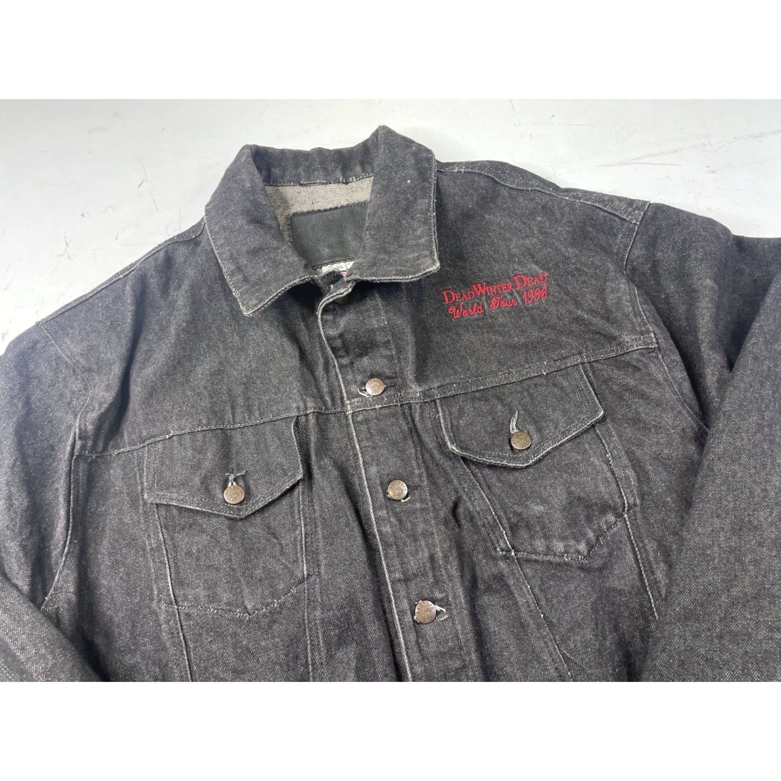 Vintage VINTAGE Savatage Jacket Denim Black XL Mens USA Winter Metal Biker 1995 Signed Dead Winter Dead - no rips stains Size US XL / EU 56 / 4 - 2 Thumbnail