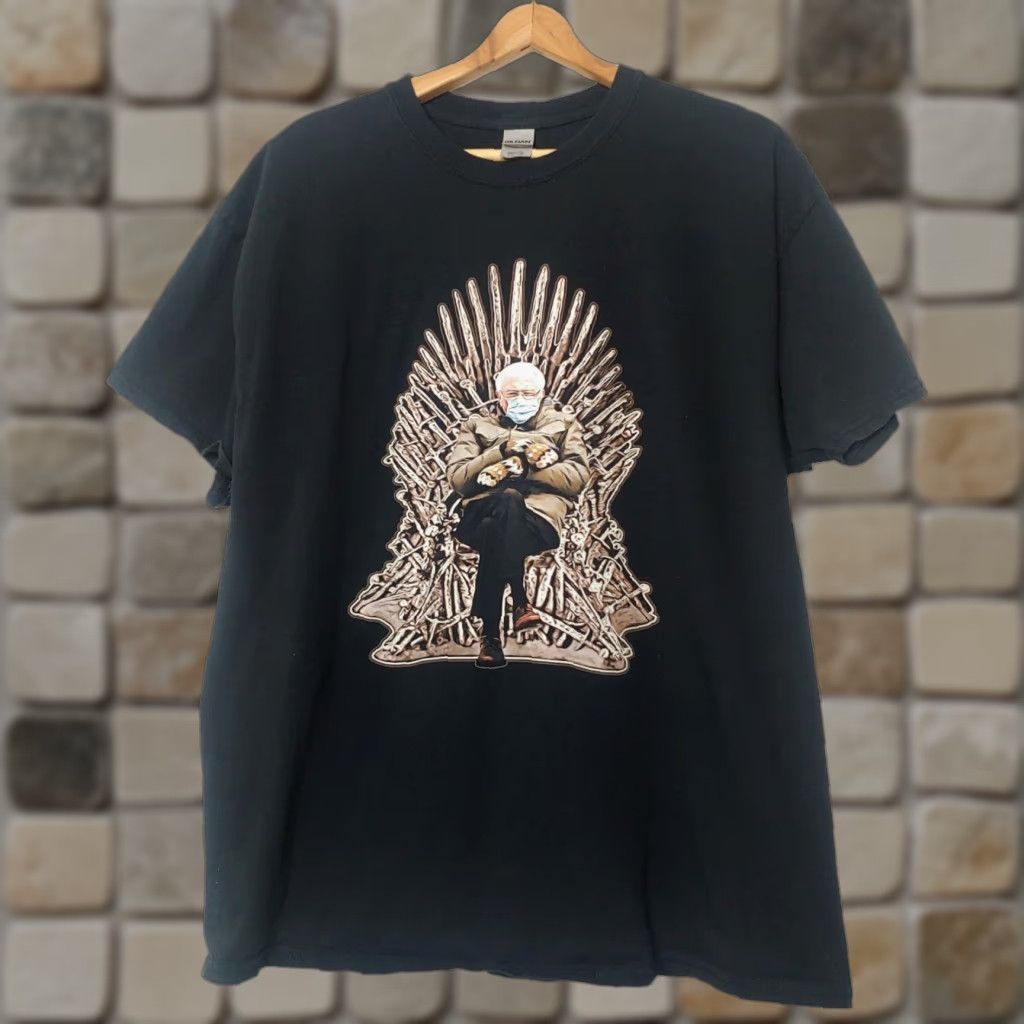Gildan Bernie Sanders Shirt XL Vermont Senator Game Of Thrones Iron Throne Mittens Size US XL / EU 56 / 4 - 1 Thumbnail