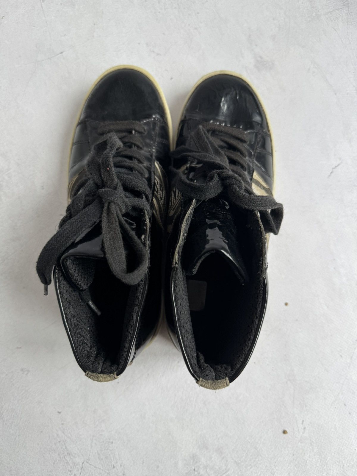 Dirk Bikkembergs Bikkembergs High Top Sneakers Zebra Stripe Size US 7 / IT 37 - 10 Thumbnail