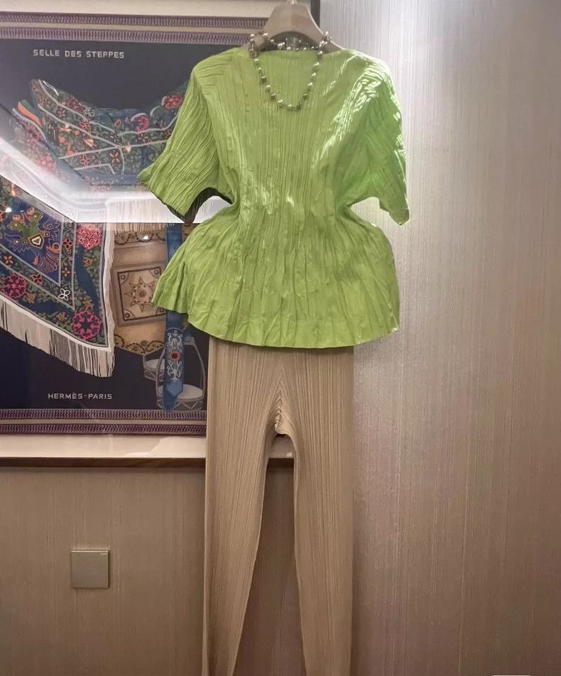 Issey Miyake issey miyake Green pleated coat Size M / US 6-8 / IT 42-44 - 1 Thumbnail