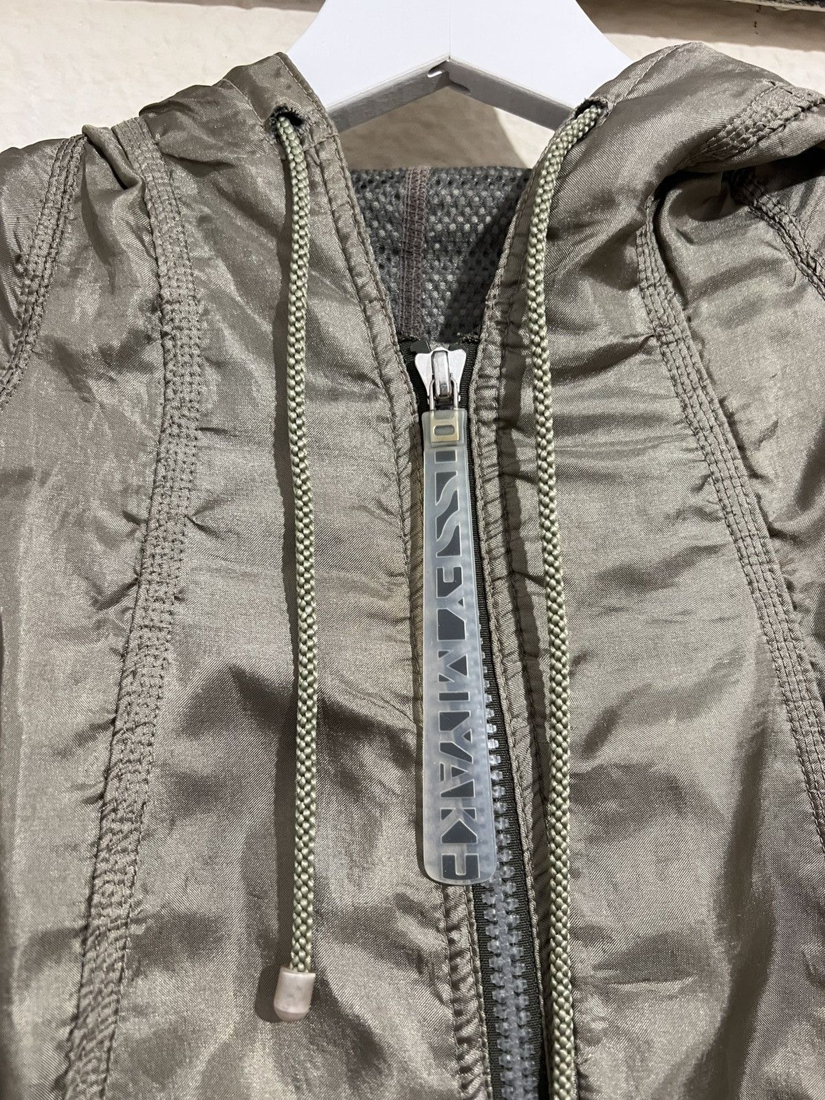 Issey Miyake × Japanese Brand × Vintage Issey Miyake khaki/Green Sage Mesh Windbreaker jacket Size L / US 10 / IT 46 - 3 Thumbnail