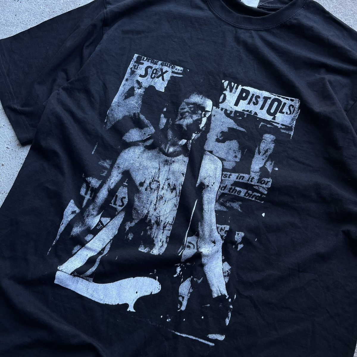 Band Tees × Vintage Vintage SEX PISTOLS British Punk Rock Band T-Shirt Size US XL / EU 56 / 4 - 2 Thumbnail