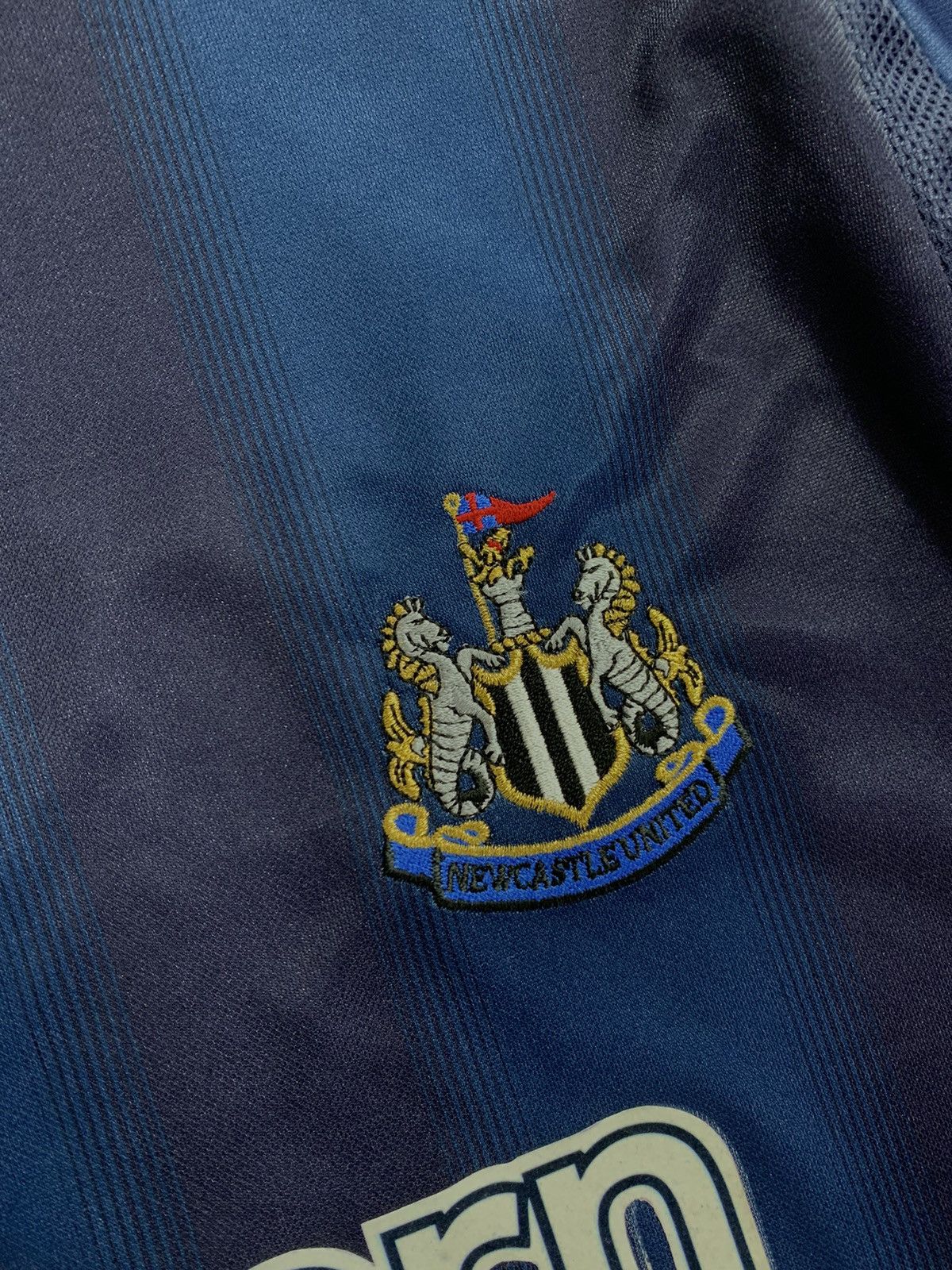Vintage Adidas Newcastle United 2004/5 Away Soccer Football Jersey Size US L / EU 52-54 / 3 - 7 Thumbnail