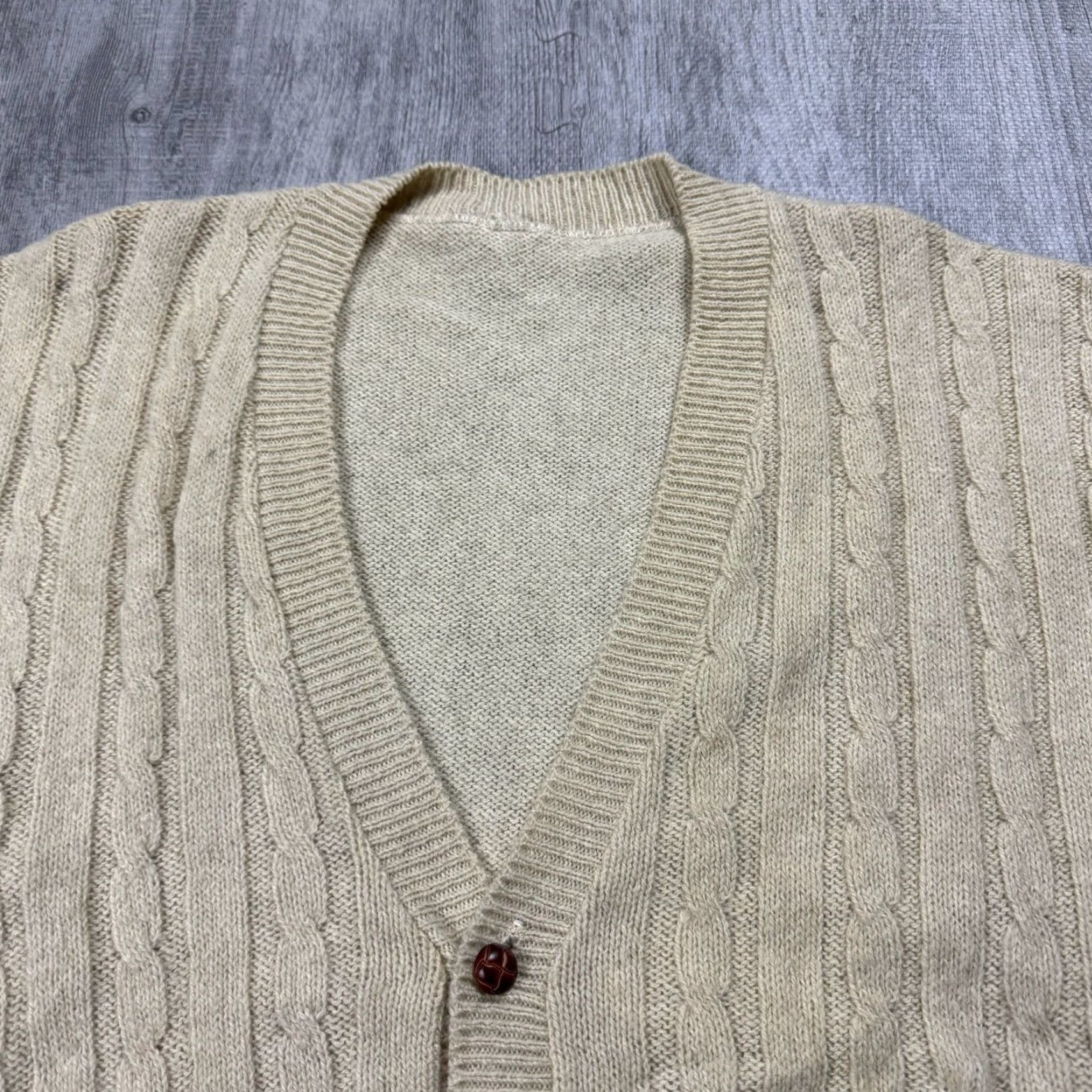 Vintage VINTAGE Lambswool Cable Knit Cardigan Sweater Oatmeal Adult Large Preppy Mens Size US L / EU 52-54 / 3 - 2 Thumbnail