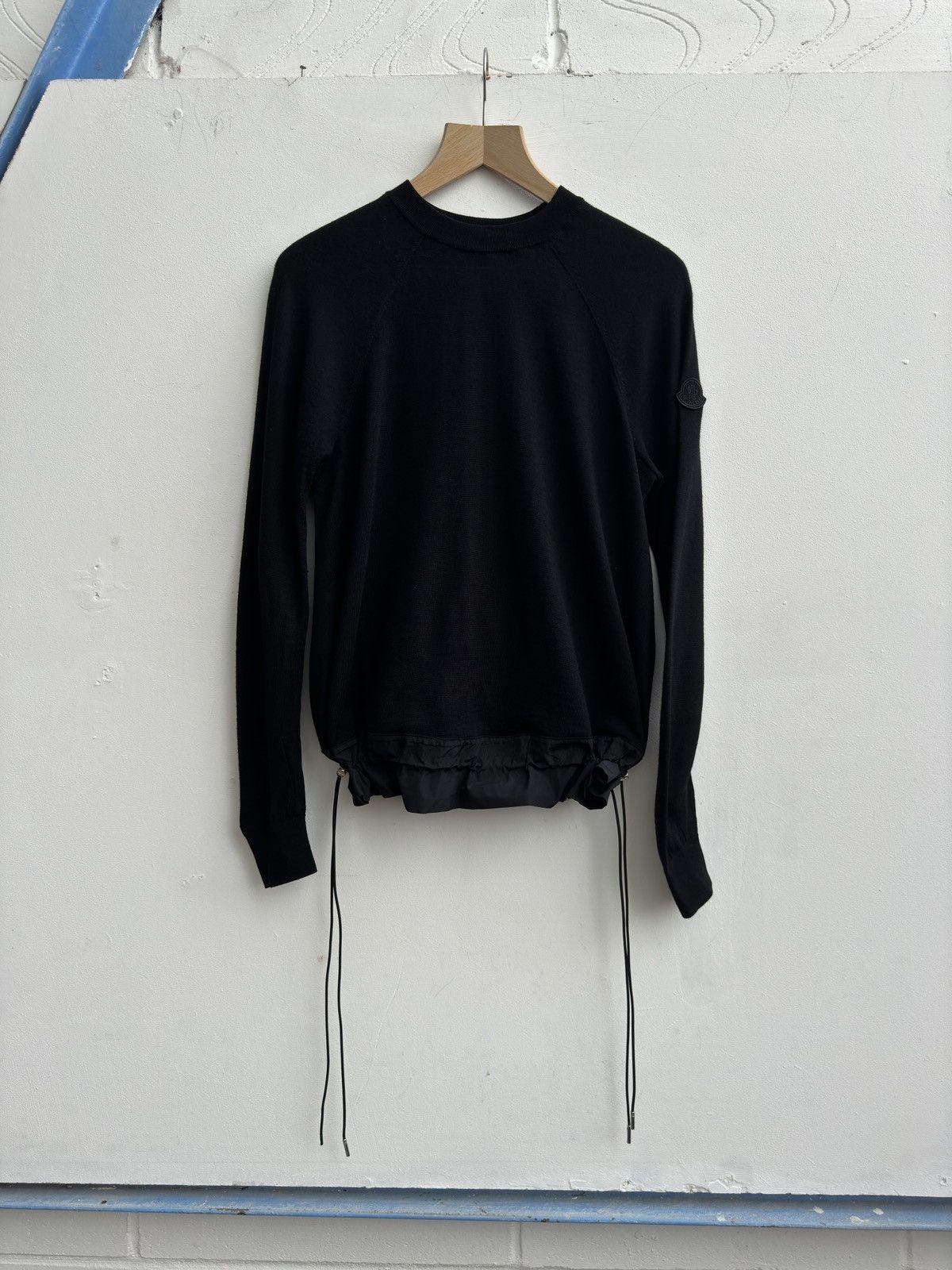 Moncler Moncler Hybrid Nylon Sweater W/ Cinch Waist In Black Size M / US 6-8 / IT 42-44 - 1 Thumbnail