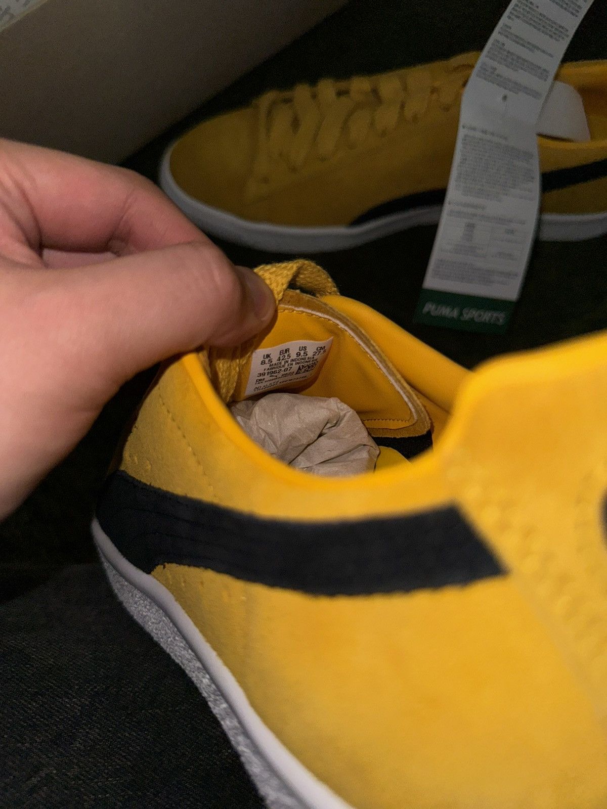 Puma [US 10] Puma Clyde OG Archive Yellow Black Suede Size US 10 / EU 43 - 13 Thumbnail