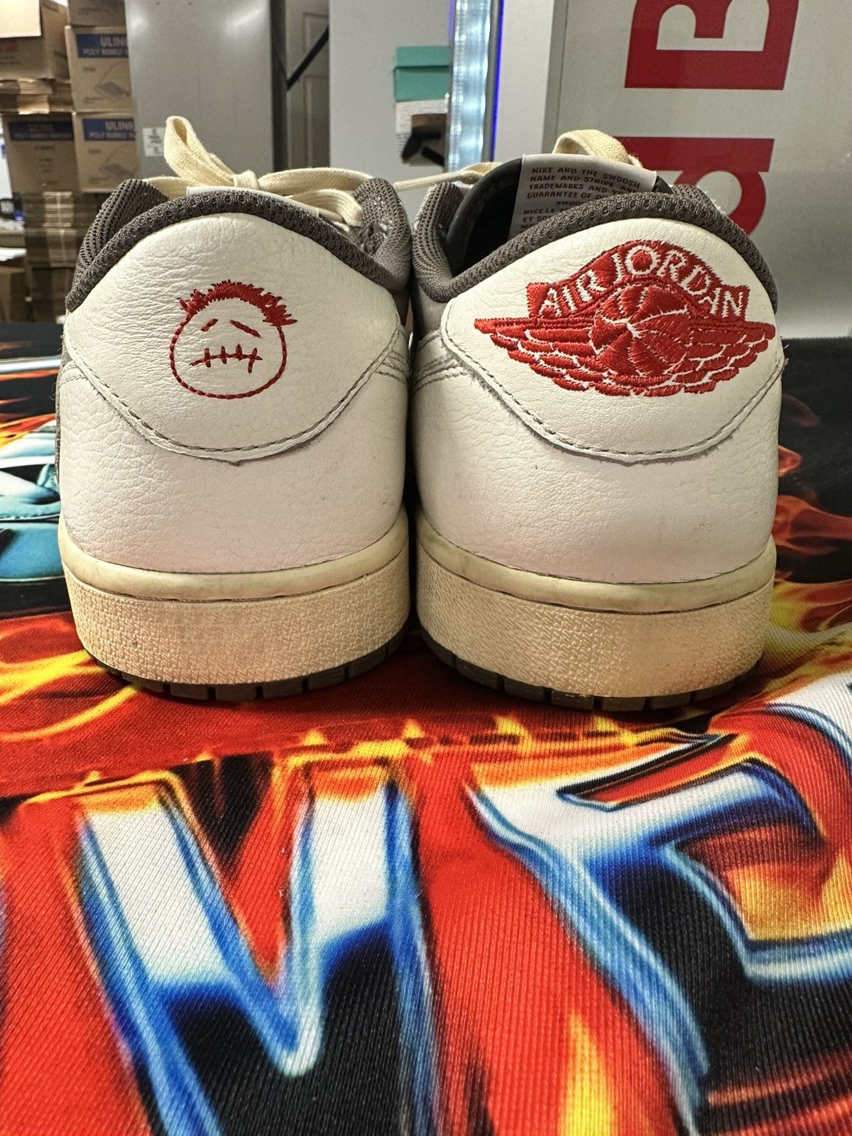 Nike × Travis Scott Travis scott low reverse mocha Size US 10.5 / EU 43-44 - 5 Thumbnail