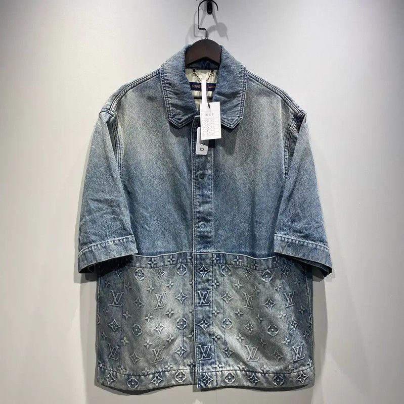 Louis Vuitton Louis Vuitton Blue Denim Jacket for Men 0089 Size M / US 6-8 / IT 42-44 - 1 Thumbnail