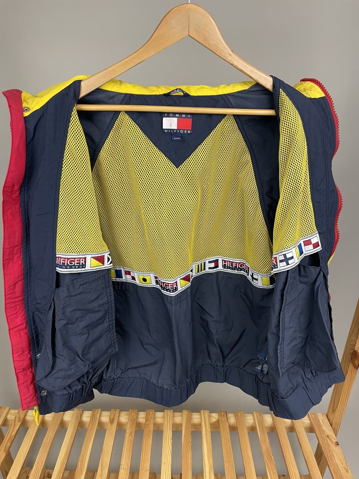 Tommy Hilfiger Vintage tommy hilfiger nylon jacket with big logo size M Size US M / EU 48-50 / 2 - 6 Thumbnail