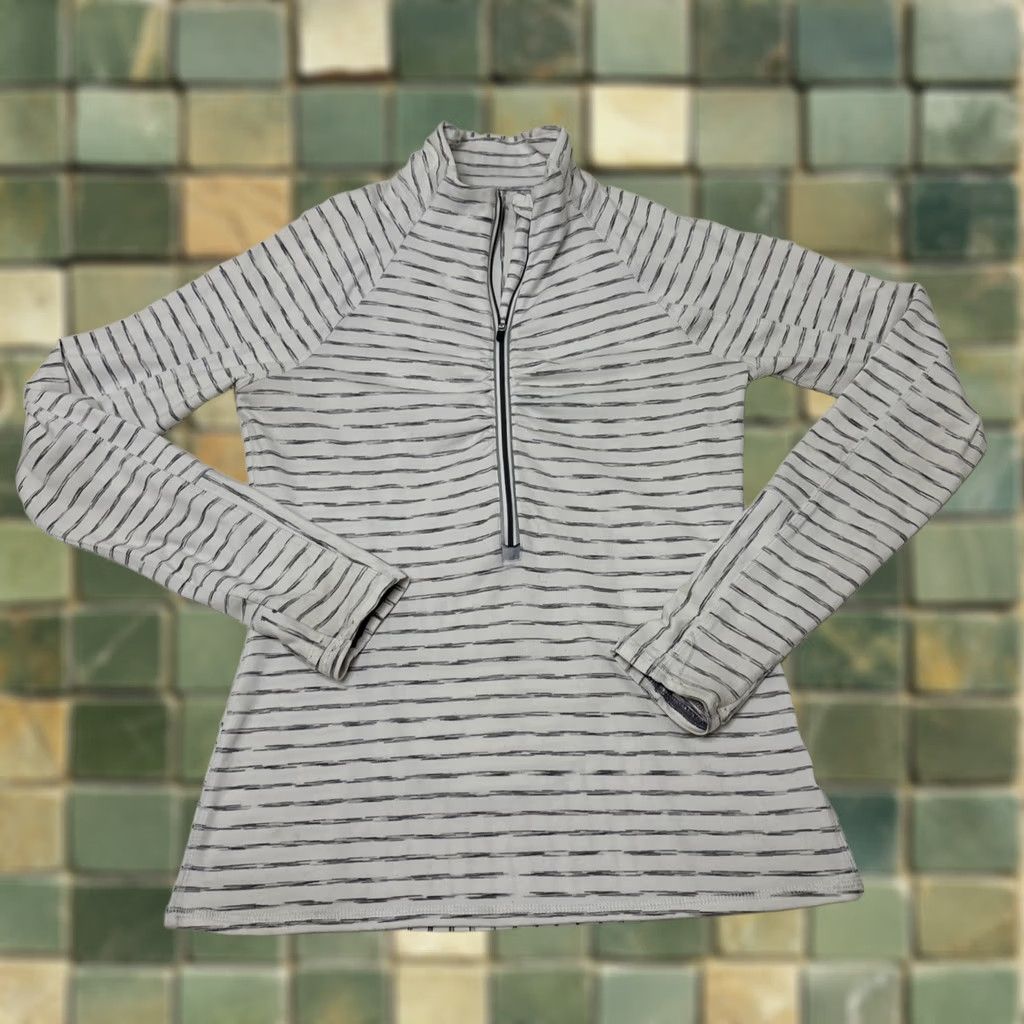 Athleta VINTAGE Athleta Striped Elite Half Zip Shirt Women S White Longsleeve Thumb Holes Yoga Run Activewear Pullover Slim Regular Weekend? Size S / US 4 / IT 40 - 1 Thumbnail