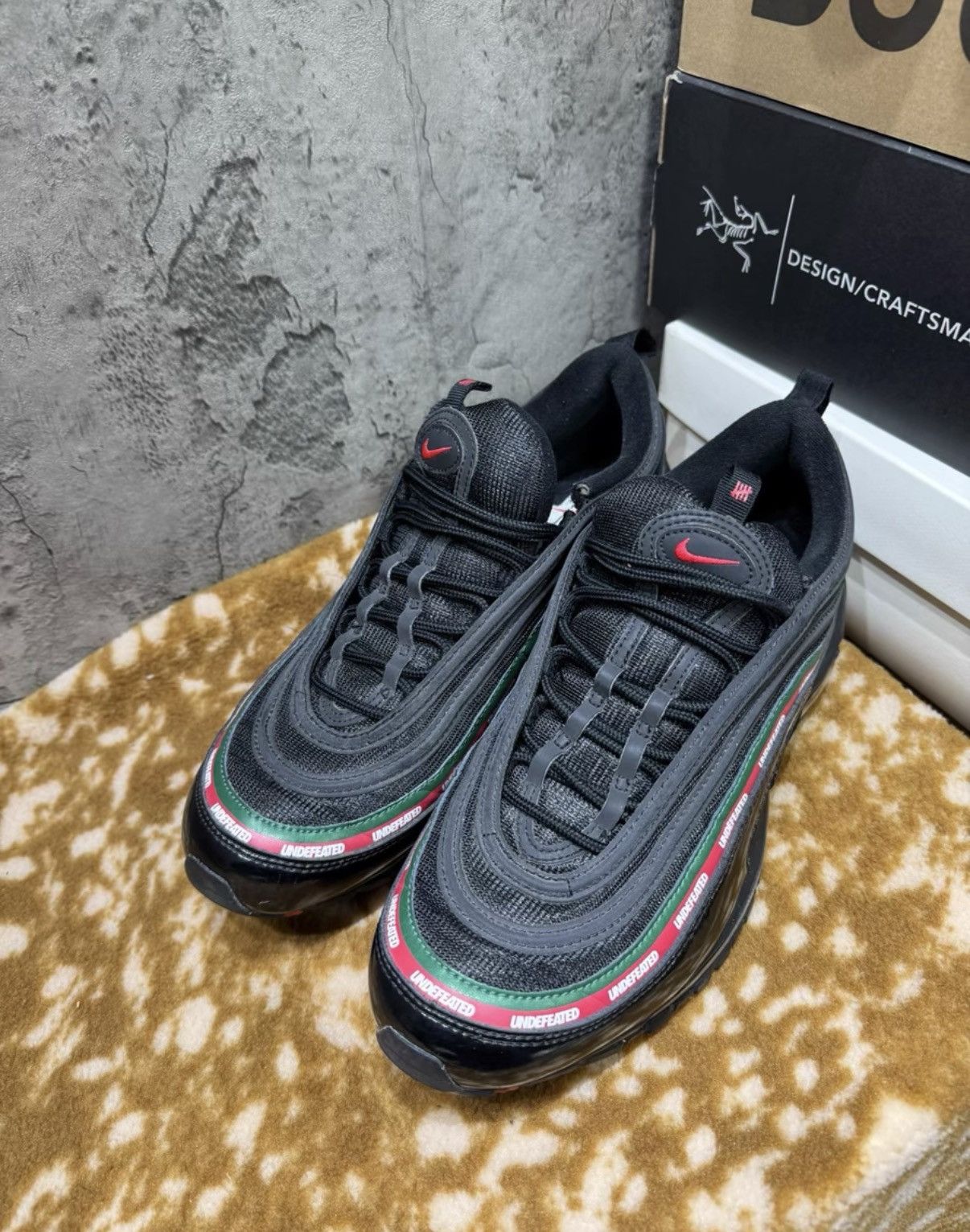 Nike Undefeated x Nike Air Max 97, Black Red & Green Striped K37 Size US 10 / EU 43 - 9 Thumbnail