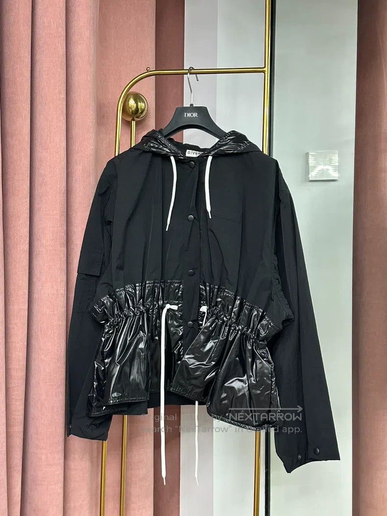 Other Givenchy Black Drawcord Glossy Nylon Patchwork Windbreaker Size US S / EU 44-46 / 1 - 1 Thumbnail