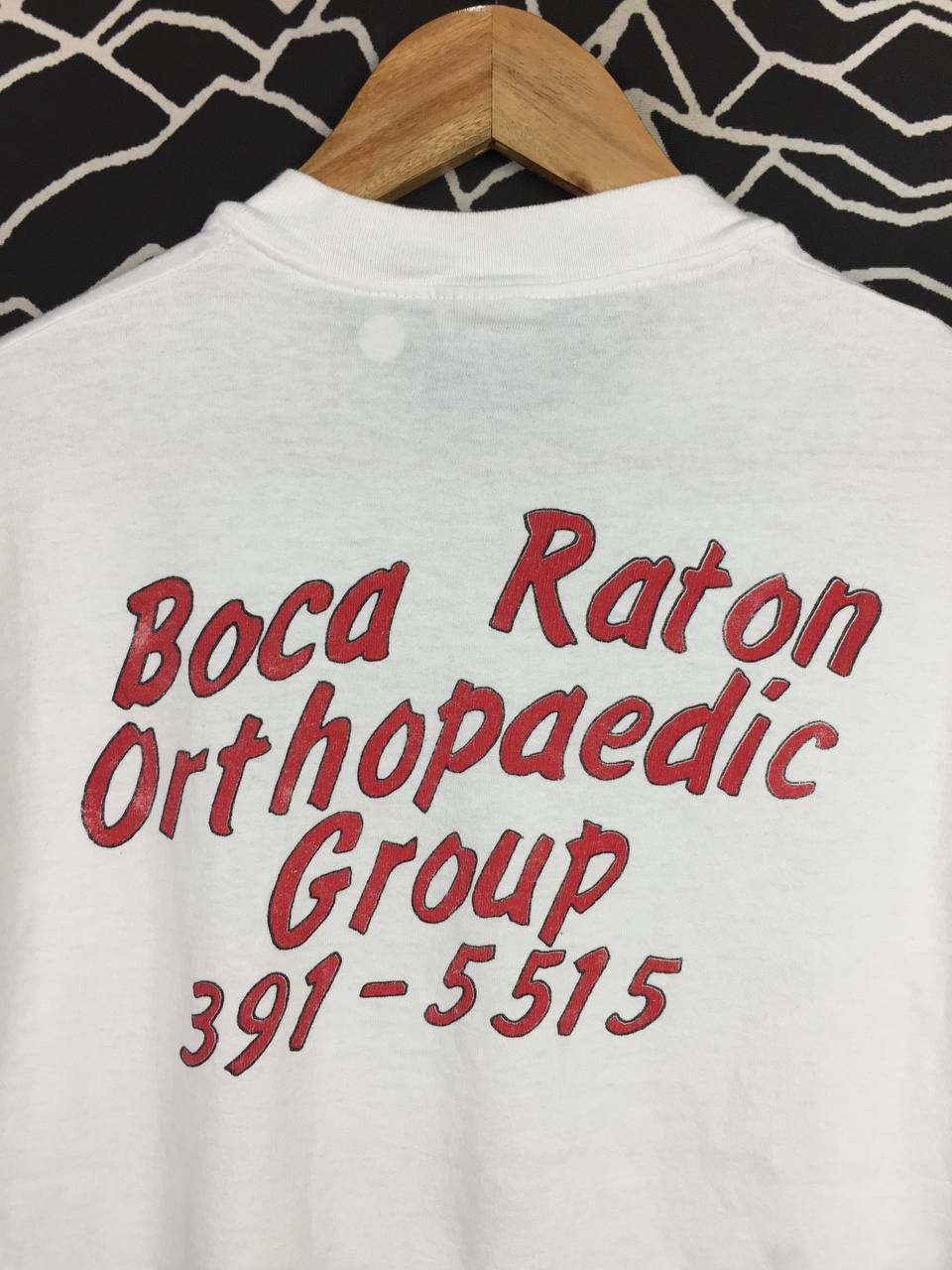 Vintage Vtg 80s Boca Raton Orthopaedic Group Cast Of Thousands Tee Size US L / EU 52-54 / 3 - 12 Thumbnail