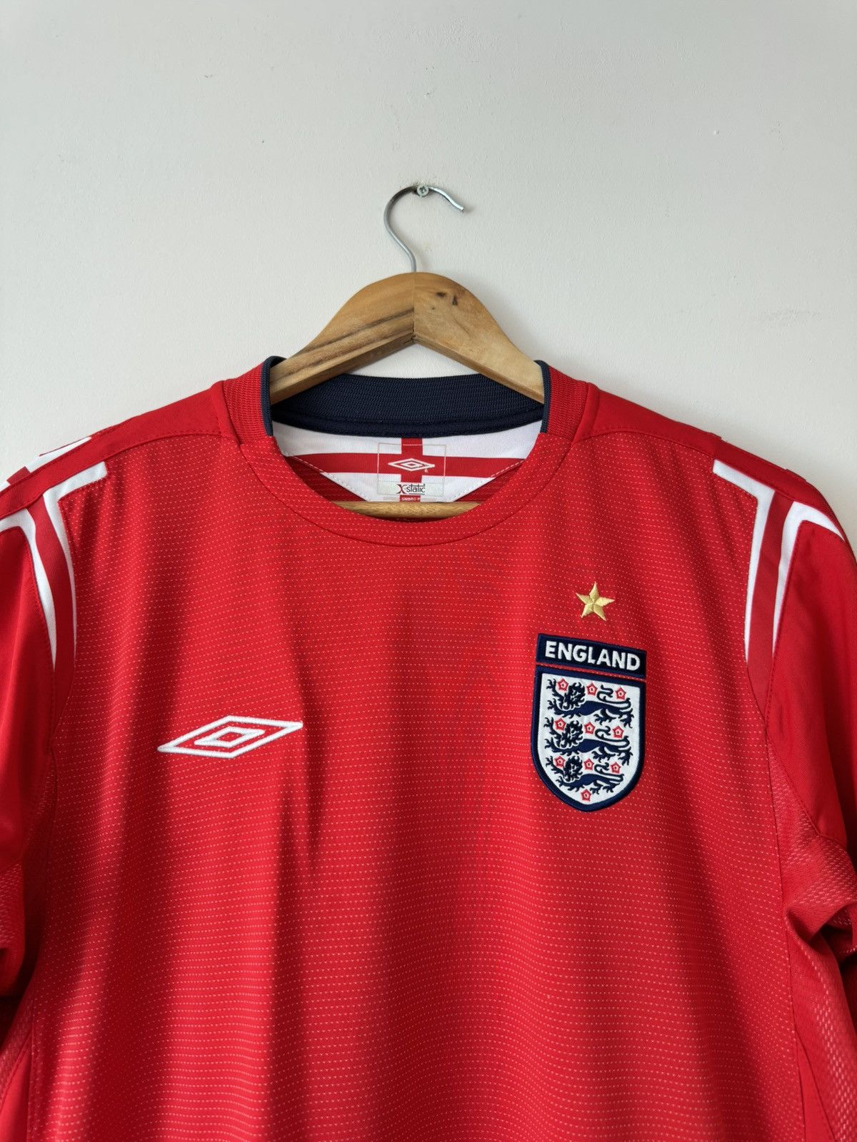 Umbro Vintage England 2004-2005 Away Soccer Jersey Football Shirt Size US M / EU 48-50 / 2 - 6 Thumbnail
