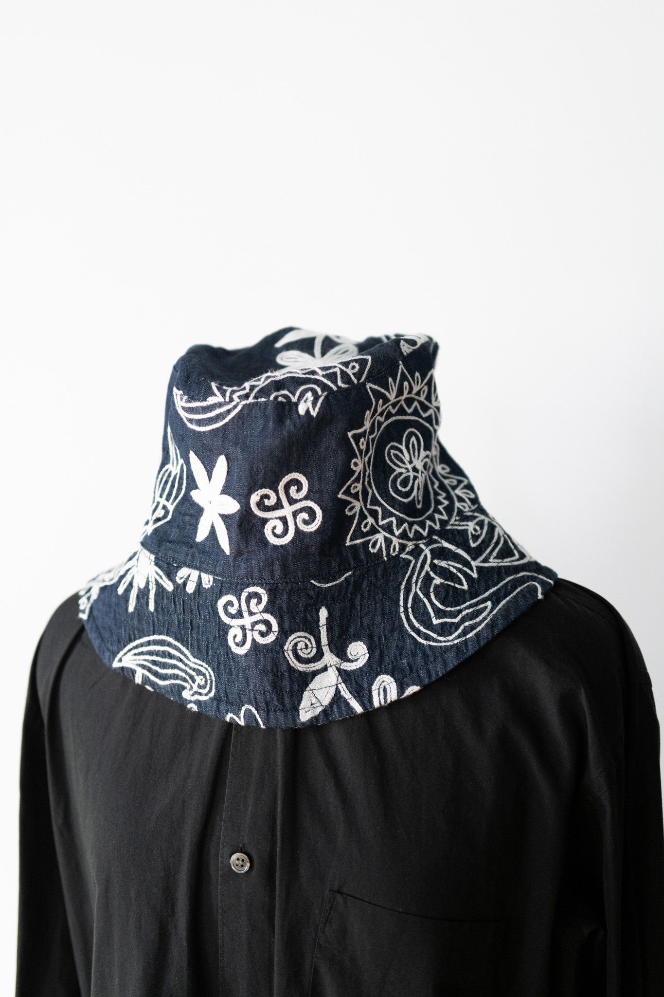 Engineered Garments Embroidered Indigo Bucket Hat sz. L NWT