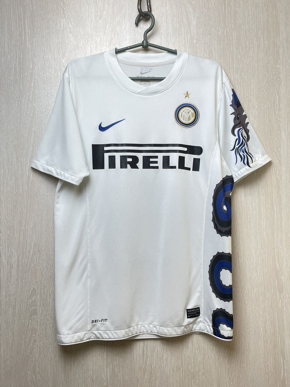 Nike Nike Inter Milan 2010-2011 Away Jersey Shirt Dragon Size US M / EU 48-50 / 2 - 1 Thumbnail