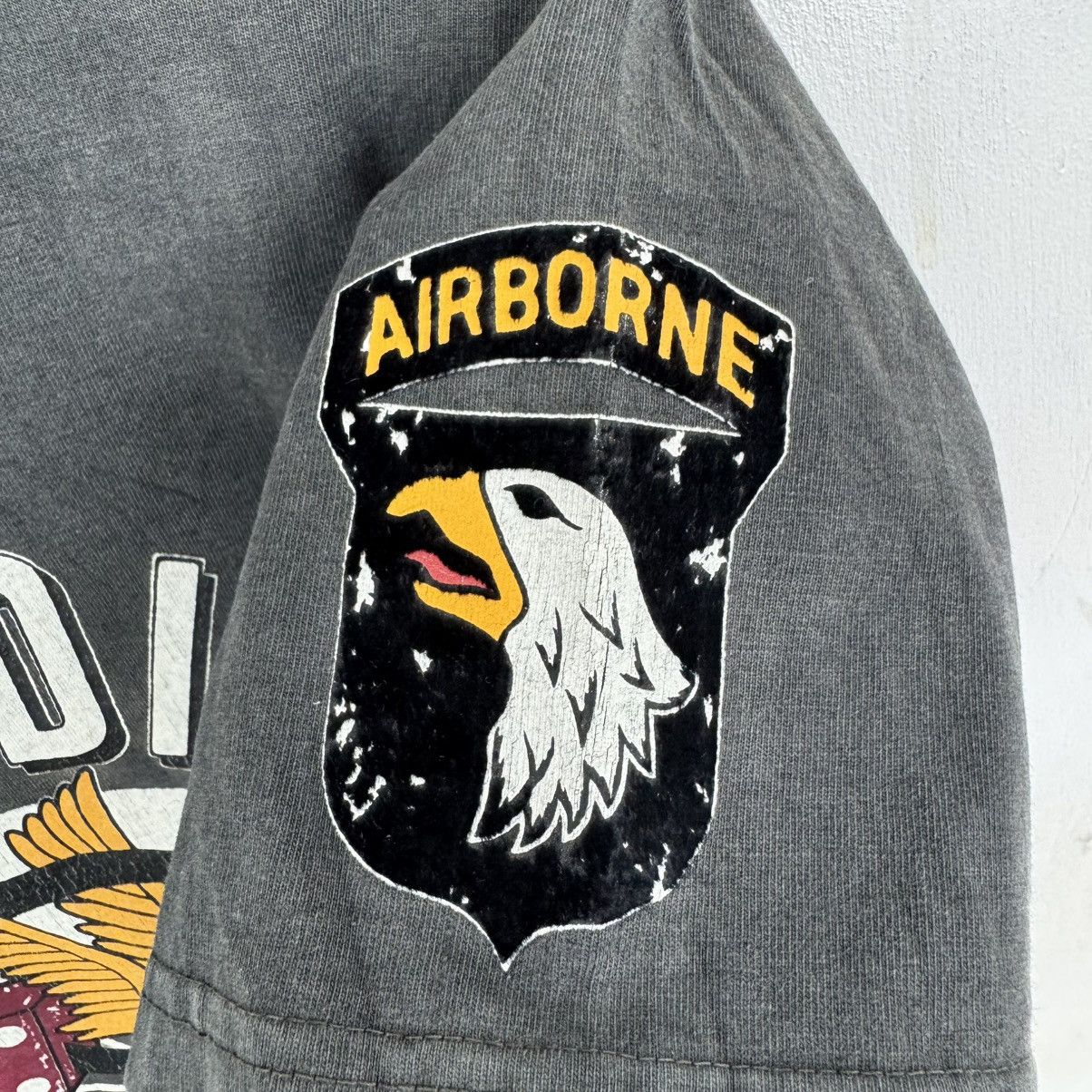 The Real McCoy's Vintage Sunfaded McCoys Paradice Airborne Military Tshirt Size US S / EU 44-46 / 1 - 3 Thumbnail