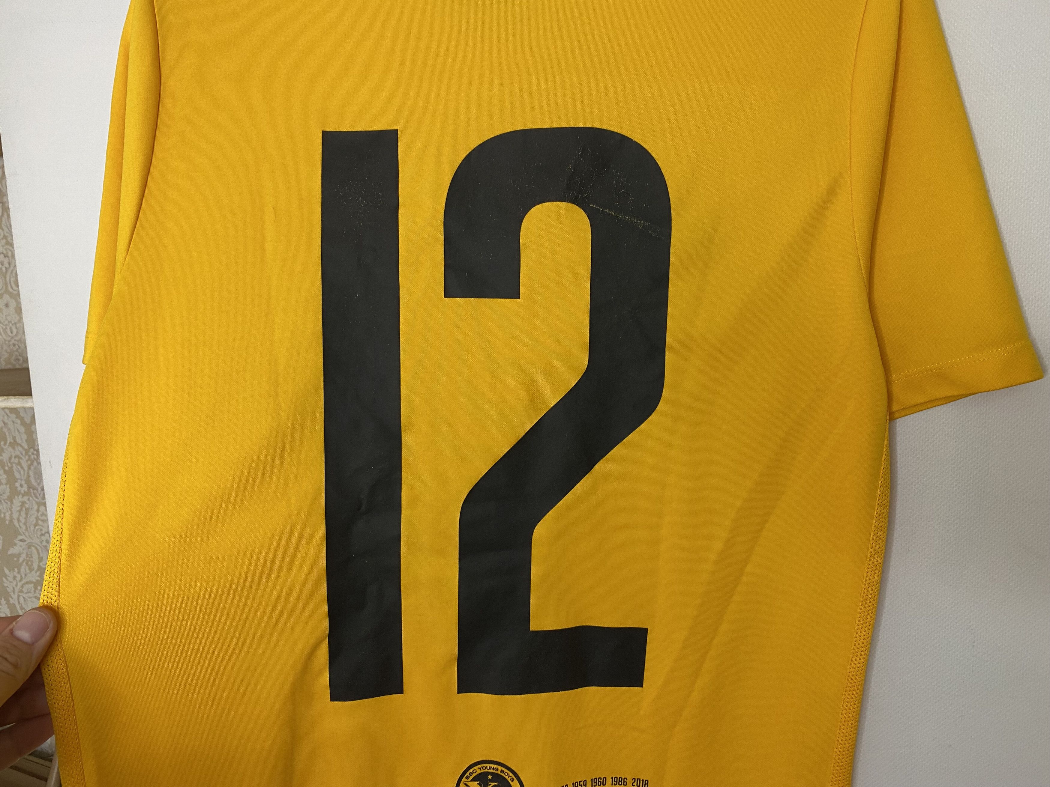 Fila × Nike BSC YOUNG BOYS MEISTER 2018 FOOTBALL SHIRT SOCCER JERSEY Size US M / EU 48-50 / 2 - 3 Thumbnail