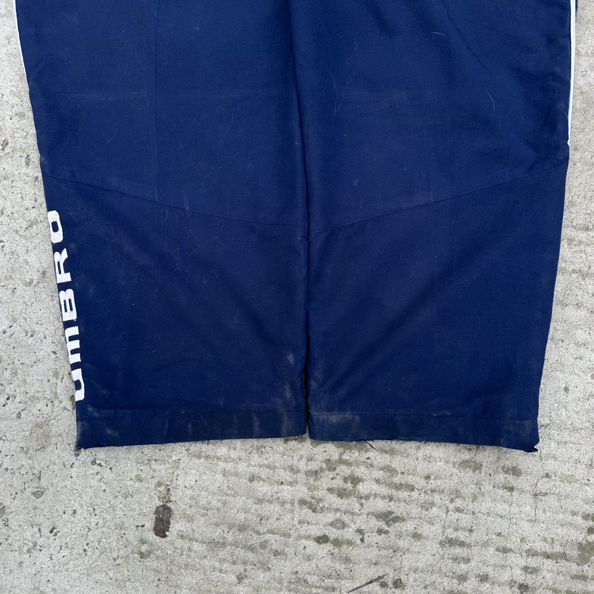 Umbro Vintage Umbro Joggers Baggy Pants Sport-wear Rap 90s Y2K Size US 36 / EU 52 - 10 Thumbnail
