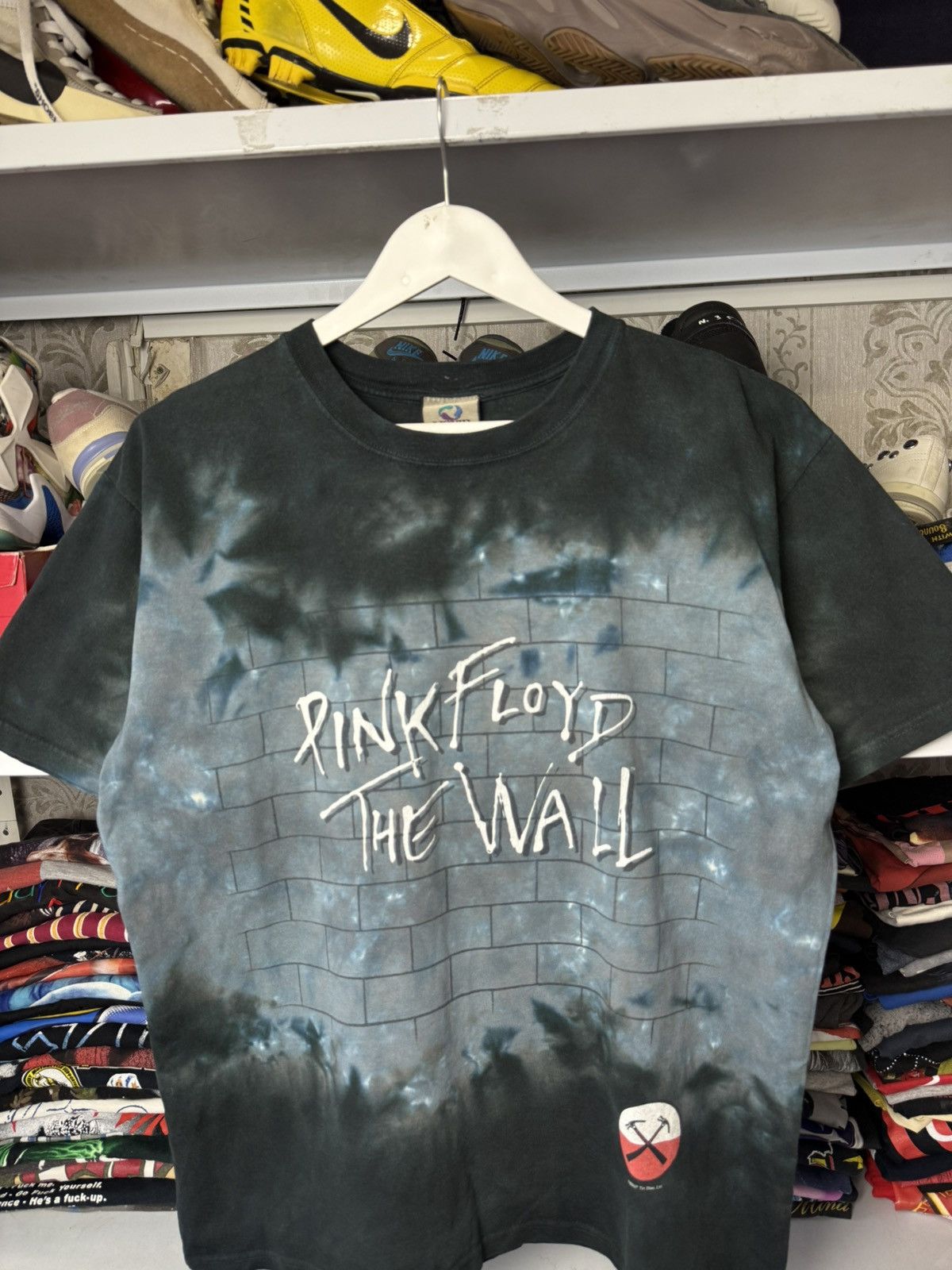 Pink Floyd Vintage 2007 Pink floyd The Wall Liquid Blue T-shirt Size US M / EU 48-50 / 2 - 18 Thumbnail