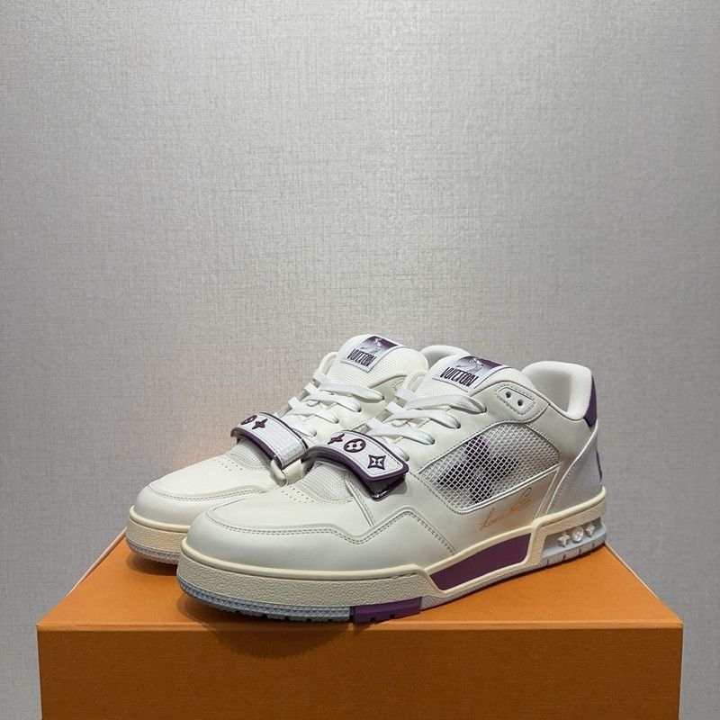 Louis Vuitton Stylish Round Toe Sneakers for Men 0079