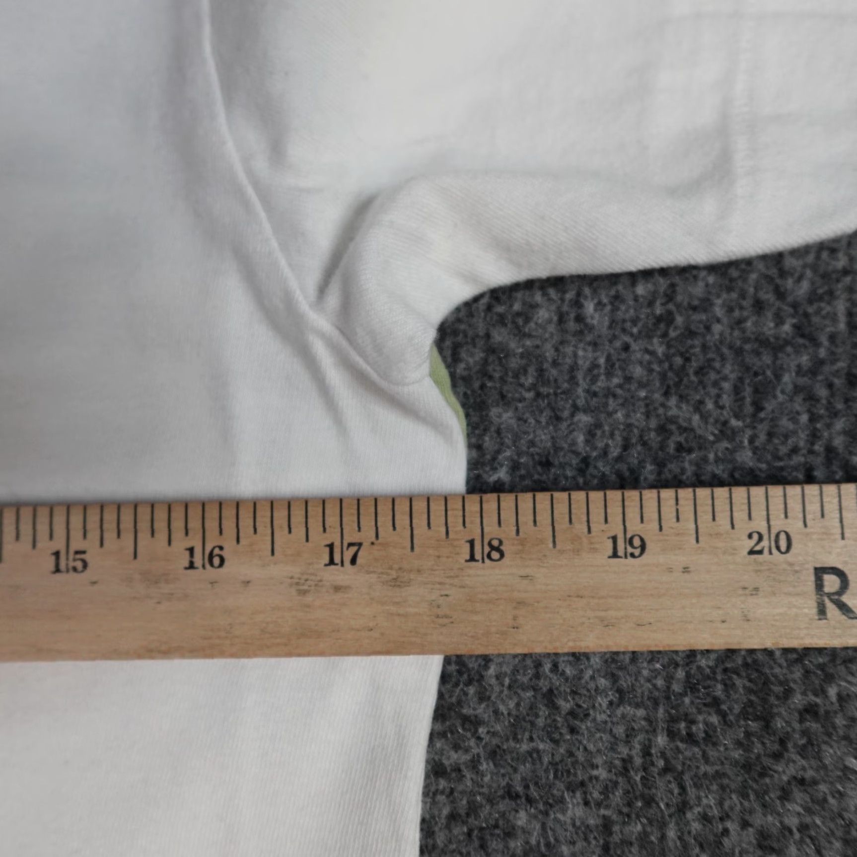 Uniqlo Uniqlo X Pharrell T-shirt XS White Men XS T-Shirt I Am Other The Same is Lame Yellowing Sleeve Size US XS / EU 42 / 0 - 7 Thumbnail