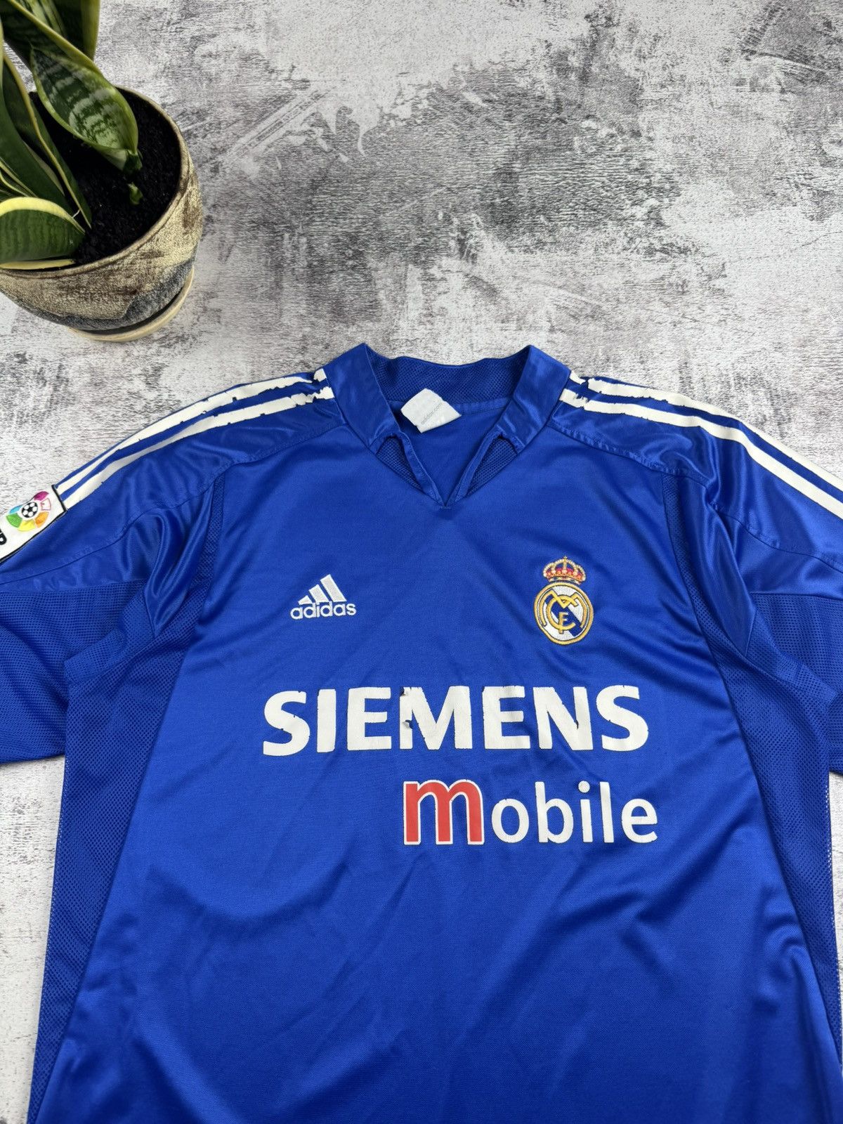 Adidas × Vintage Real Madrid 2004/2005 Adidas Third Kit 3 La Liga Jersey Blockcore T Shirt Tee Size US M / EU 48-50 / 2 - 5 Thumbnail