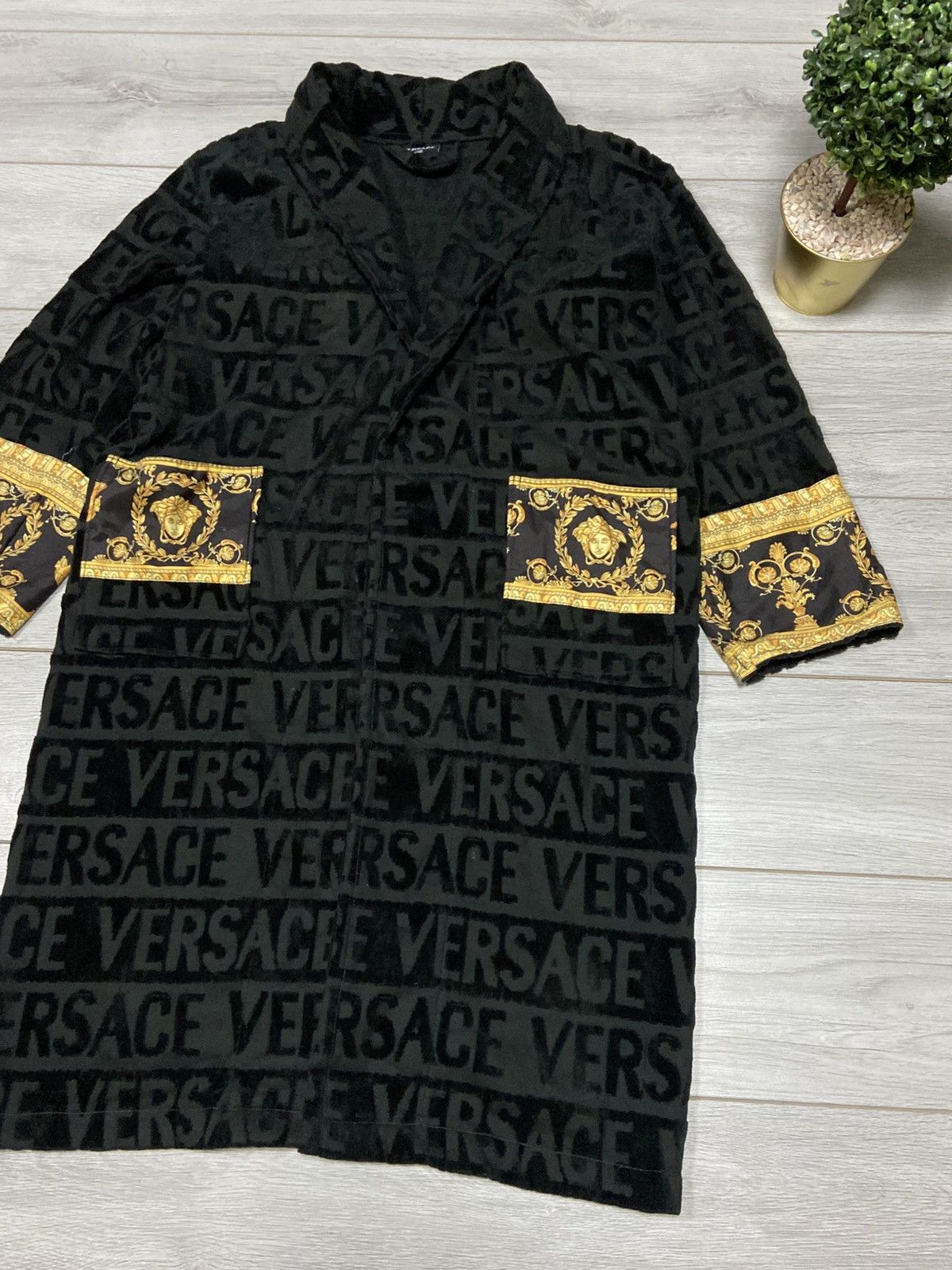 Versace Versace Home monogram Bathrobe patterns gold medusa coat Size US XL / EU 56 / 4 - 3 Thumbnail