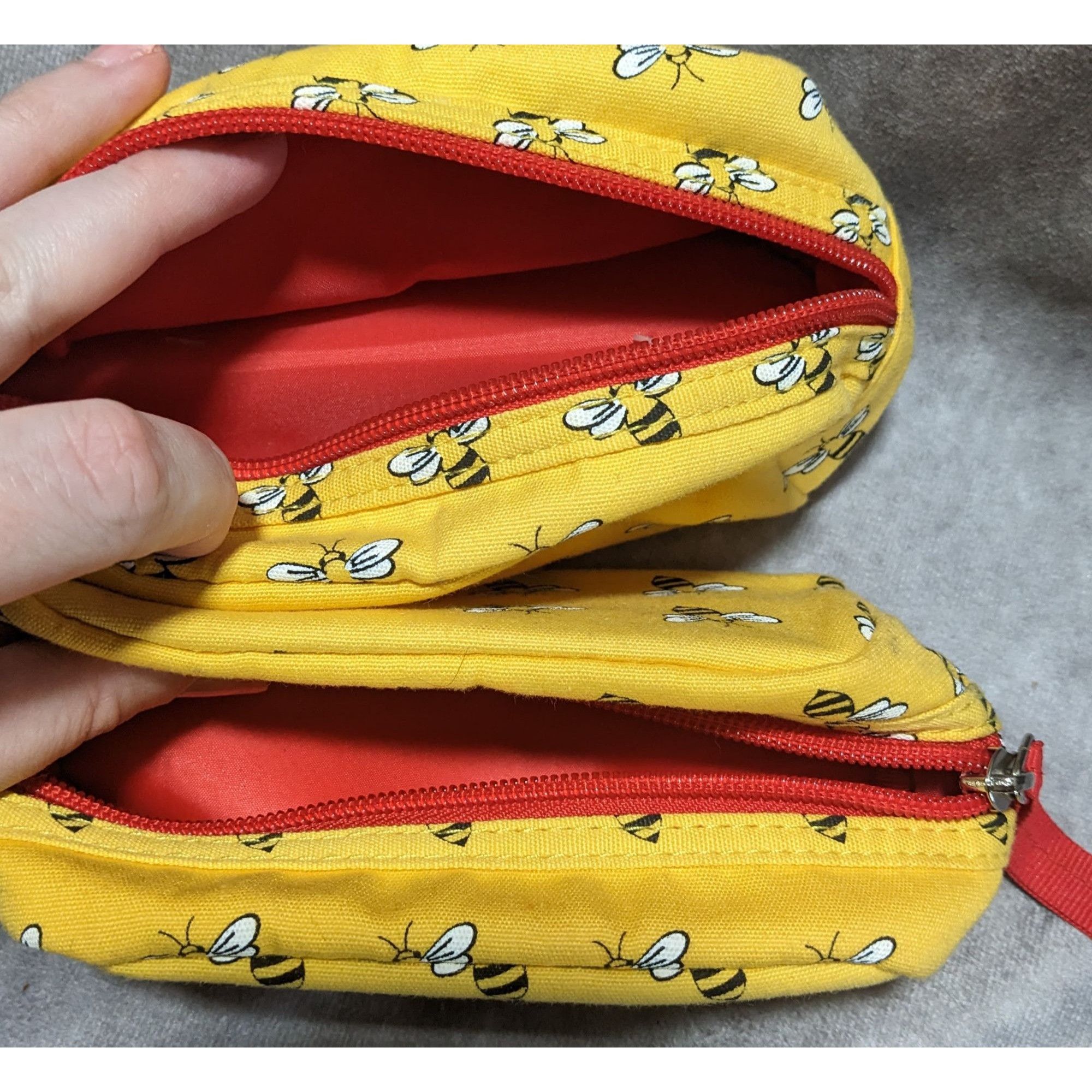 Other Yellow Bee Wristlet (2) Size ONE SIZE - 8 Thumbnail