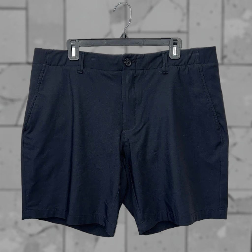 Under Armour Under Armour Black Shorts Mens 38 Regular Chino Style Casual Sportswear Mens Black 38 Regular Size US 38 / EU 54 - 1 Thumbnail