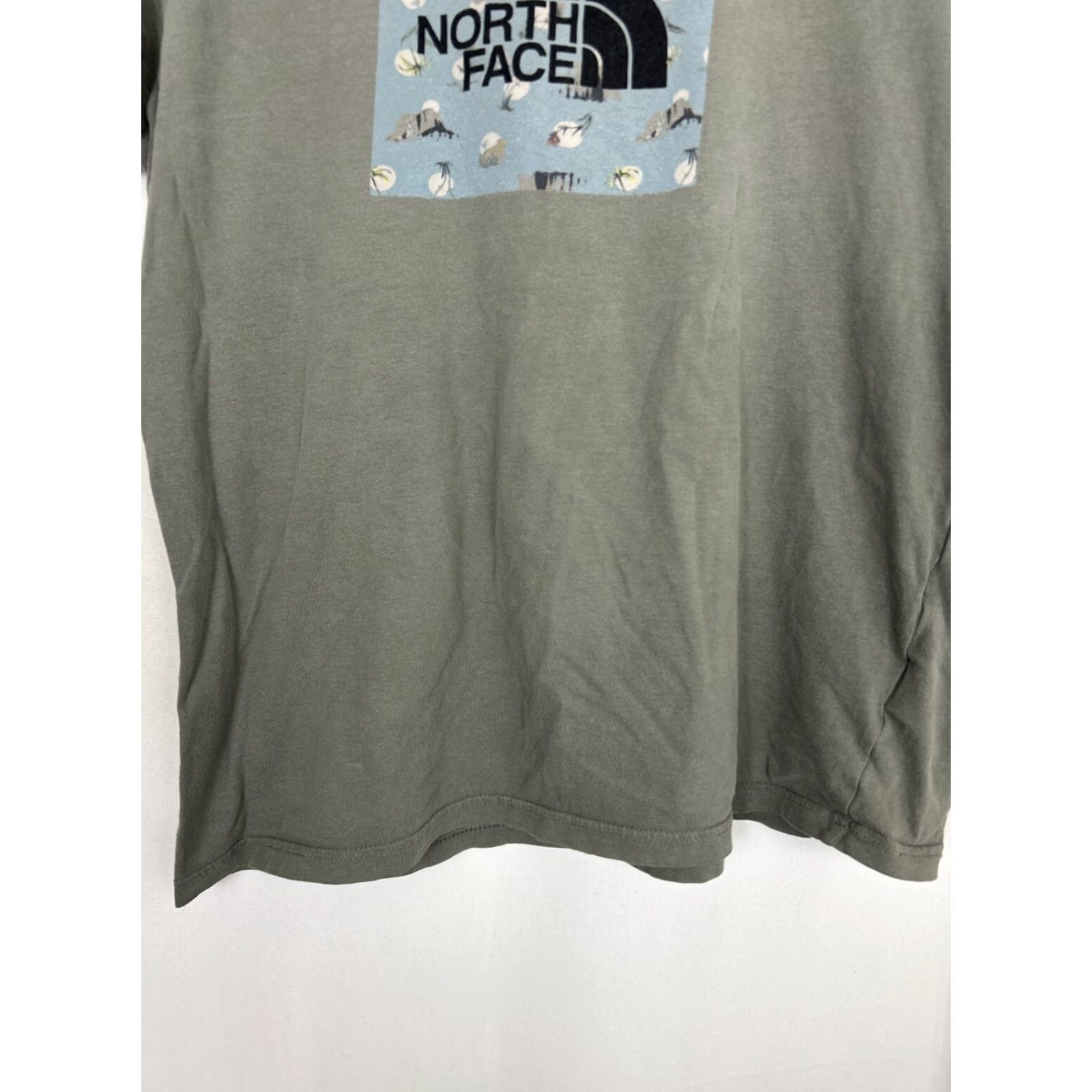 The North Face The North Face Men T-Shirt Short Sleeve Olive Green Floral Medium Size US M / EU 48-50 / 2 - 5 Thumbnail