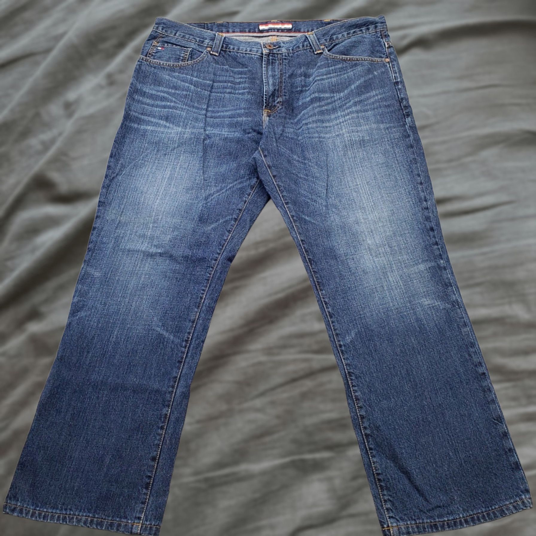Tommy Hilfiger Tommy Hilfiger Jeans Men Size 42/34 Blue Denim Straight Leg 5-Pocket Design Vintage: No Size US 42 / EU 58 - 1 Thumbnail