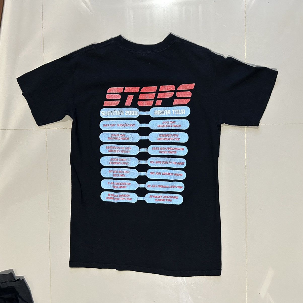 Gildan STEPS “summer 2000 arena tour” Size US S / EU 44-46 / 1 - 4 Thumbnail