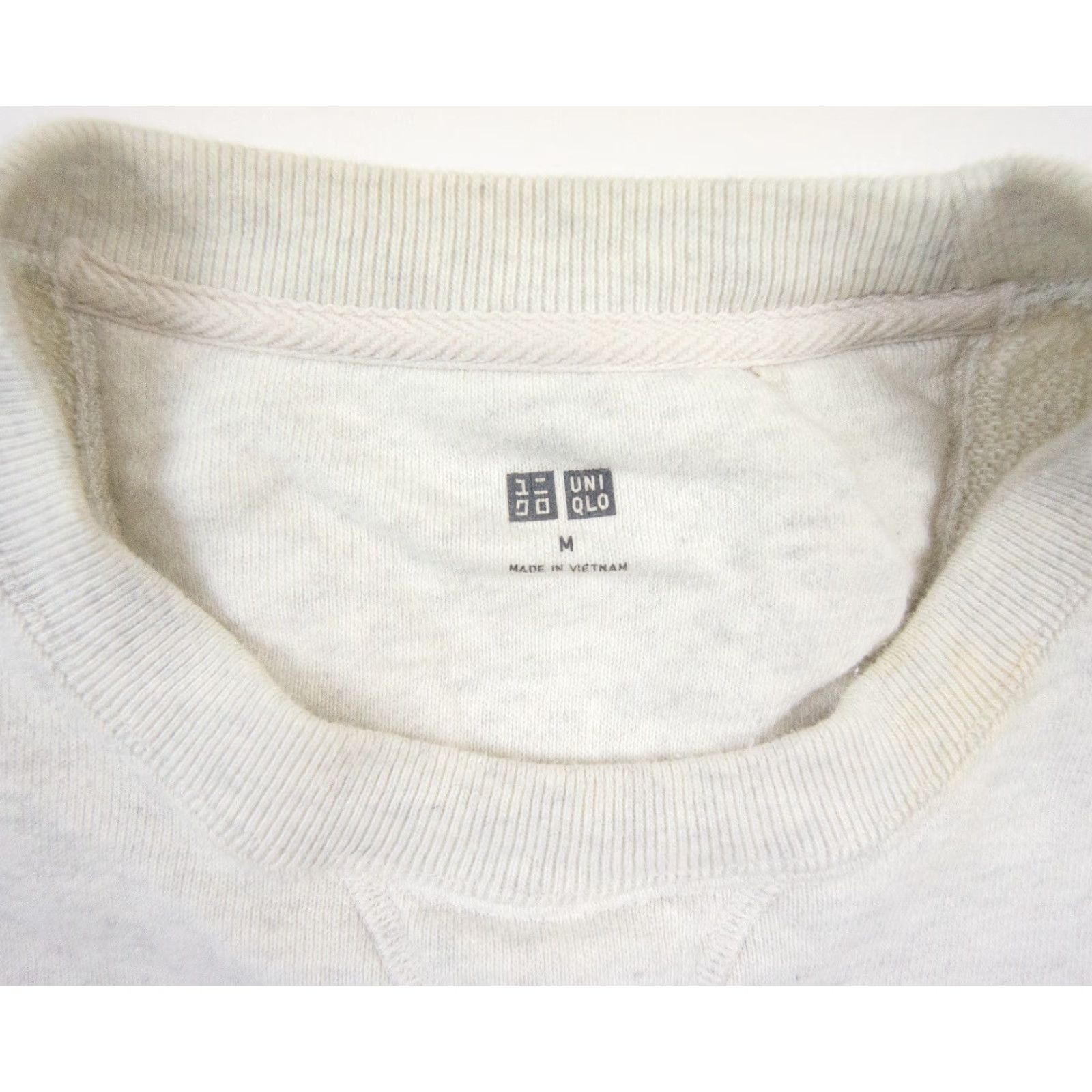 Uniqlo VINTAGE Uniqlo Sweatshirt Mens Medium Crewneck Pullover Fleece Gray Logo Casual Size US M / EU 48-50 / 2 - 6 Thumbnail