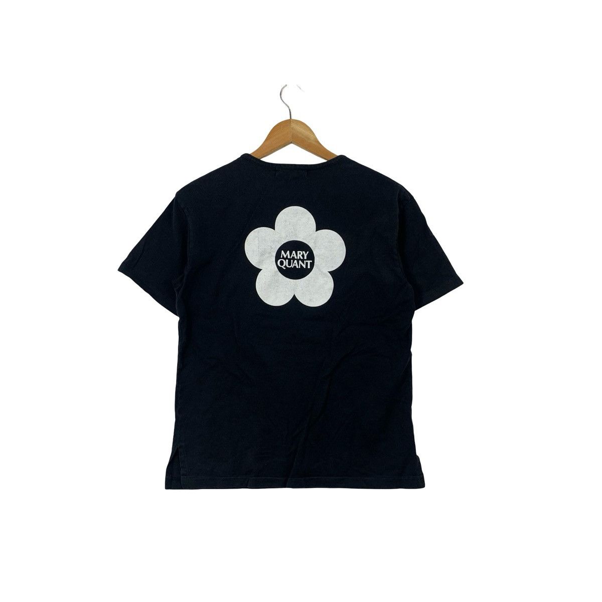 Vintage Vintage MARY QUANT Backhit Og Logo Single Pocket Tee Shirt Size US S / EU 44-46 / 1 - 1 Thumbnail