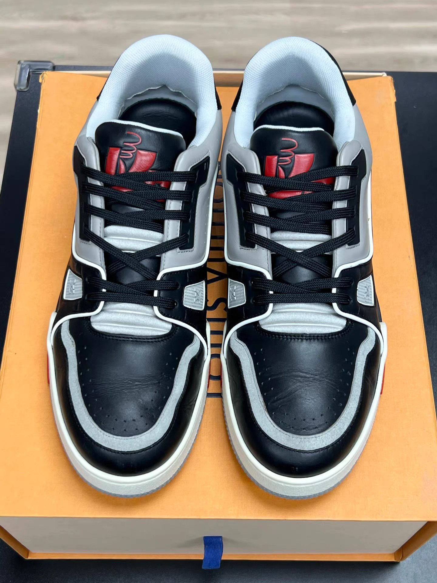 Louis Vuitton Louis Vuitton LV Trainer Sneakers K15 Size US 9 / EU 42 - 3 Thumbnail