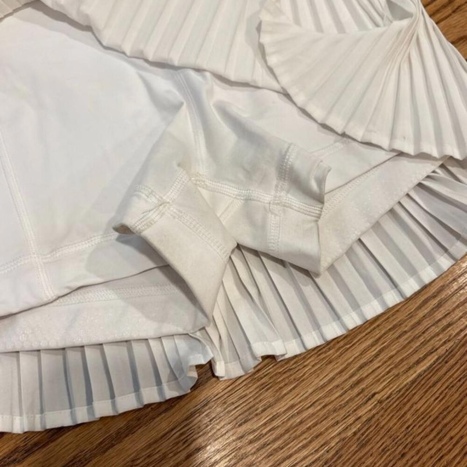 Lululemon Lululemon High-Rise Pleated Tennis Skirt Size 26" / US 2 / IT 38 - 3 Thumbnail