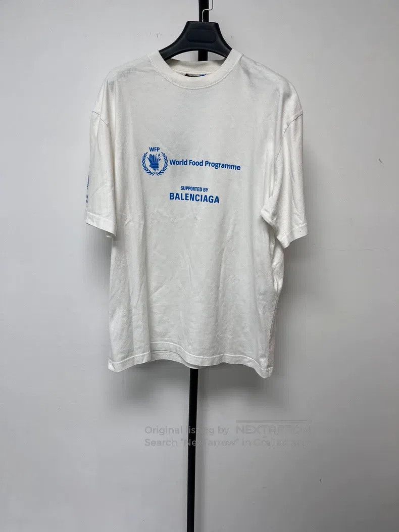 Balenciaga Balenciaga Printed Logo Round Neck Short Sleeve Raglan Sle Size XS / US 0-2 / IT 36-38 - 1 Thumbnail