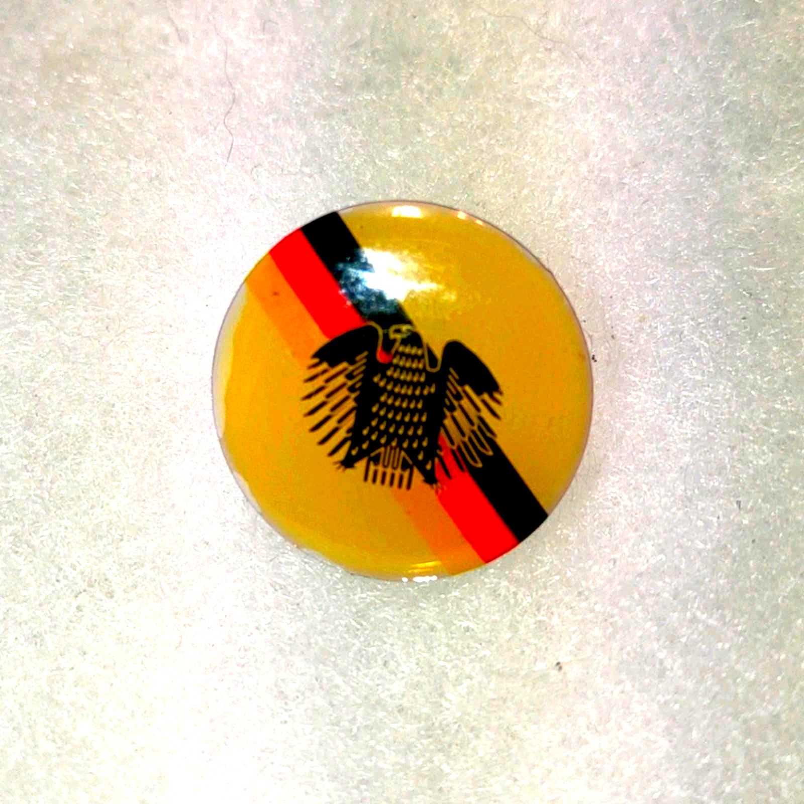 Vintage Vintage beige blue and red Thunderbird pin Size ONE SIZE - 1 Preview