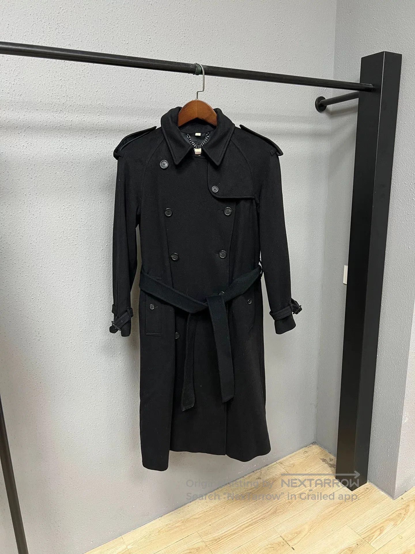 Burberry Burberry Double-Breasted Trench Coat UK6. Size S / US 4 / IT 40 - 1 Thumbnail